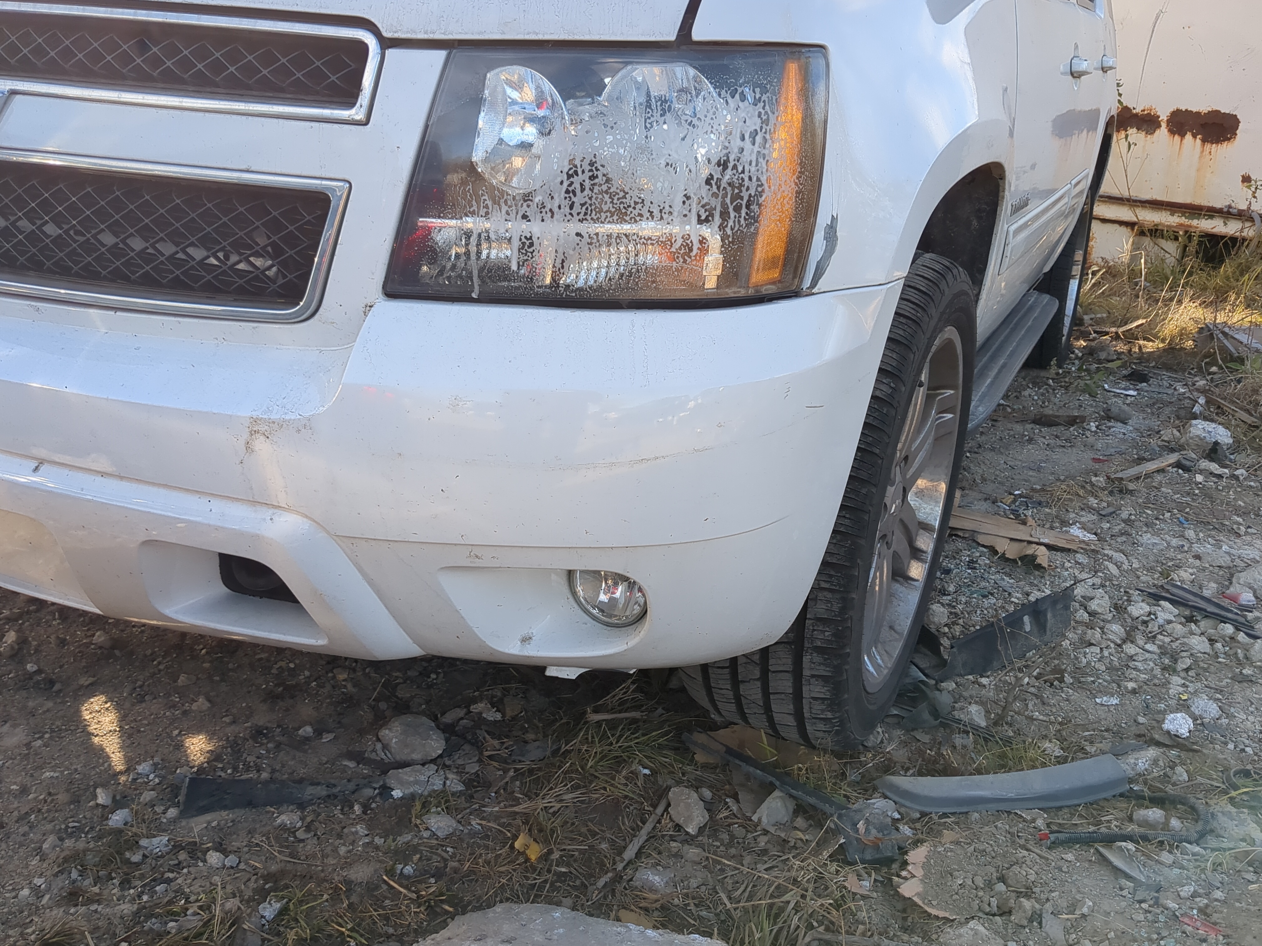 Picture of 2007-2014 Chevrolet Tahoe Front Bumper - Oem 1220374