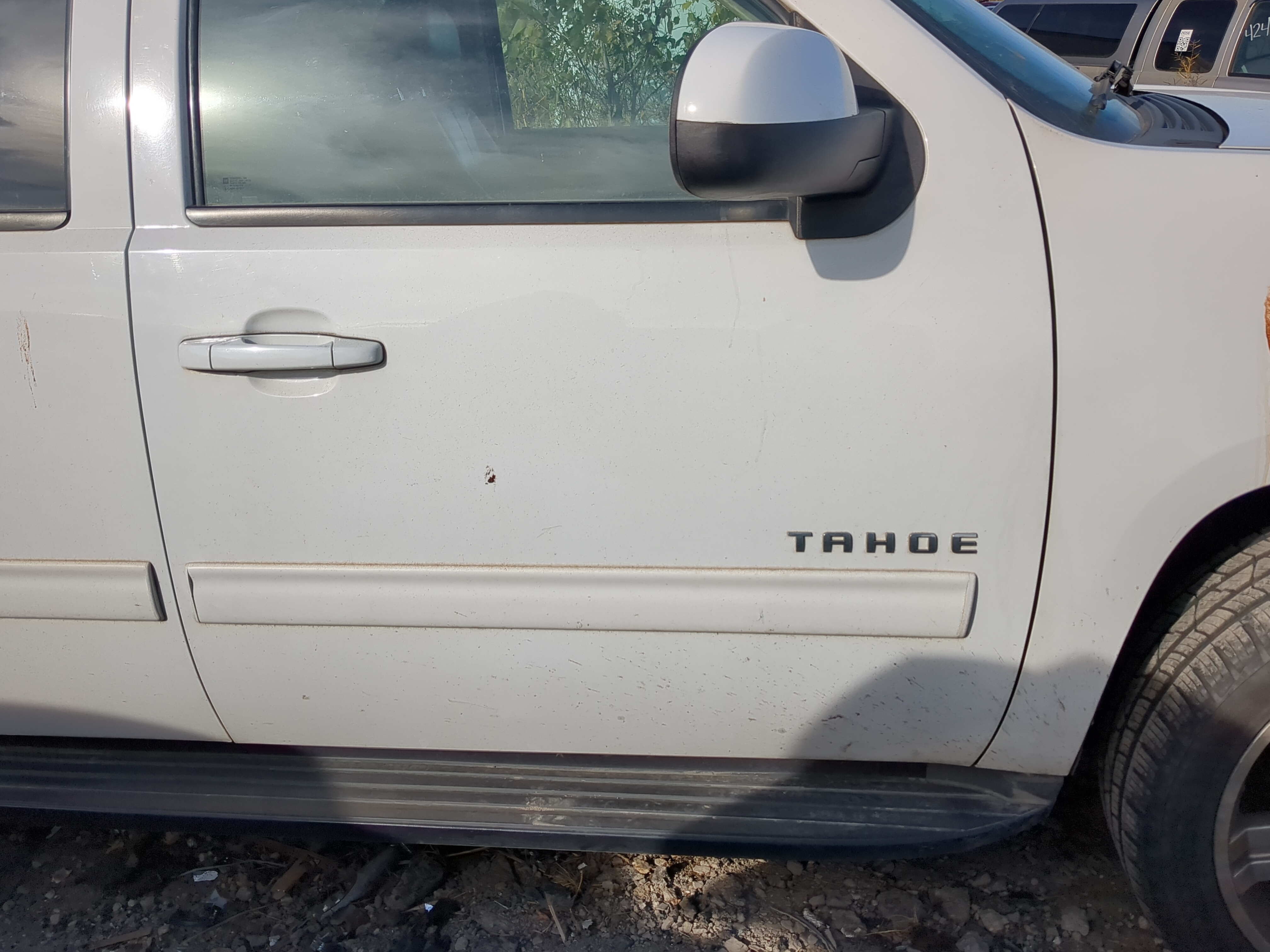 Picture of 2011-2014 Chevrolet Tahoe Passenger Front Door Oem 1220378