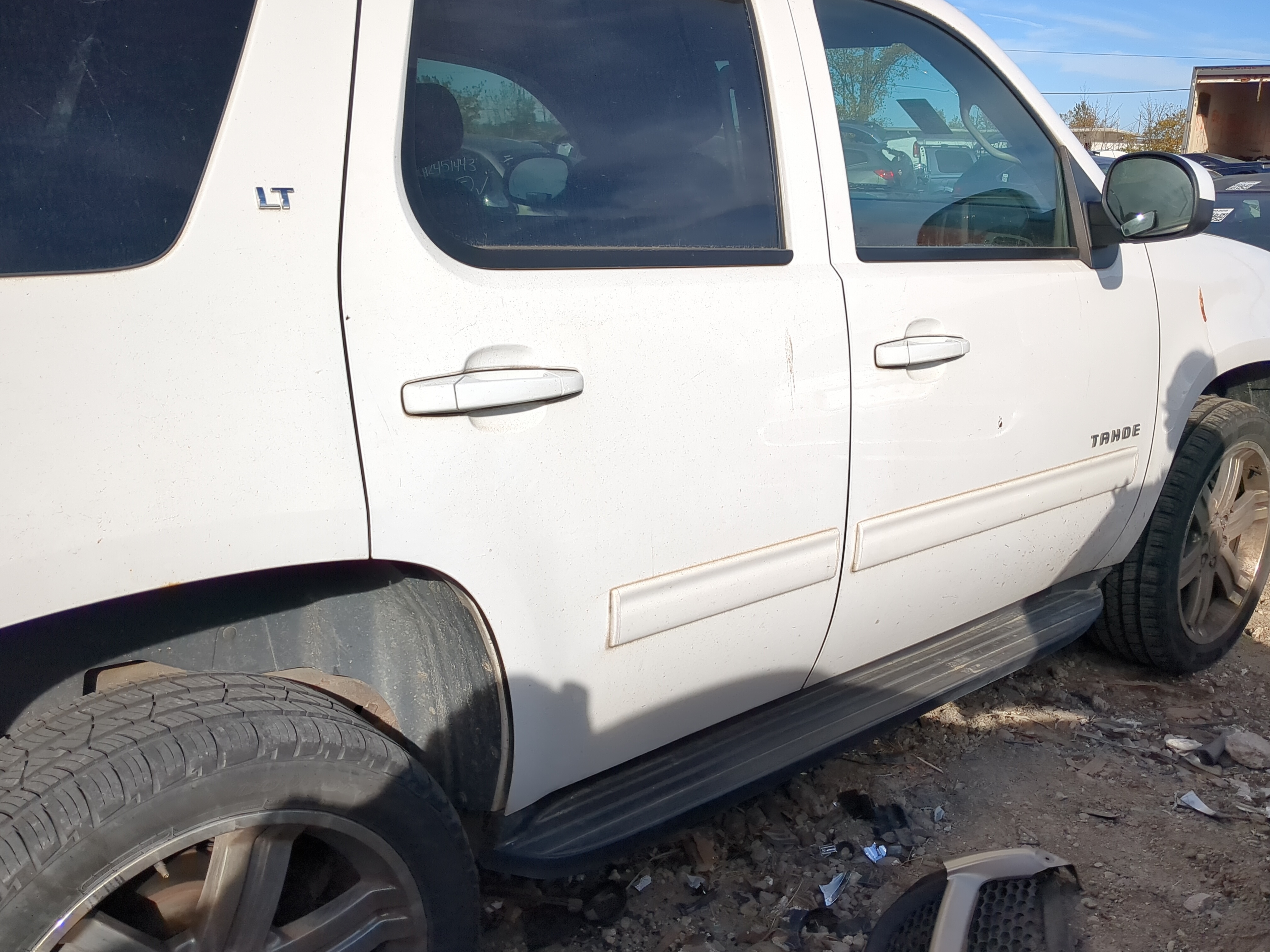 Picture of 2007-2014 Chevrolet Tahoe Passenger Rear Door Oem 1220410