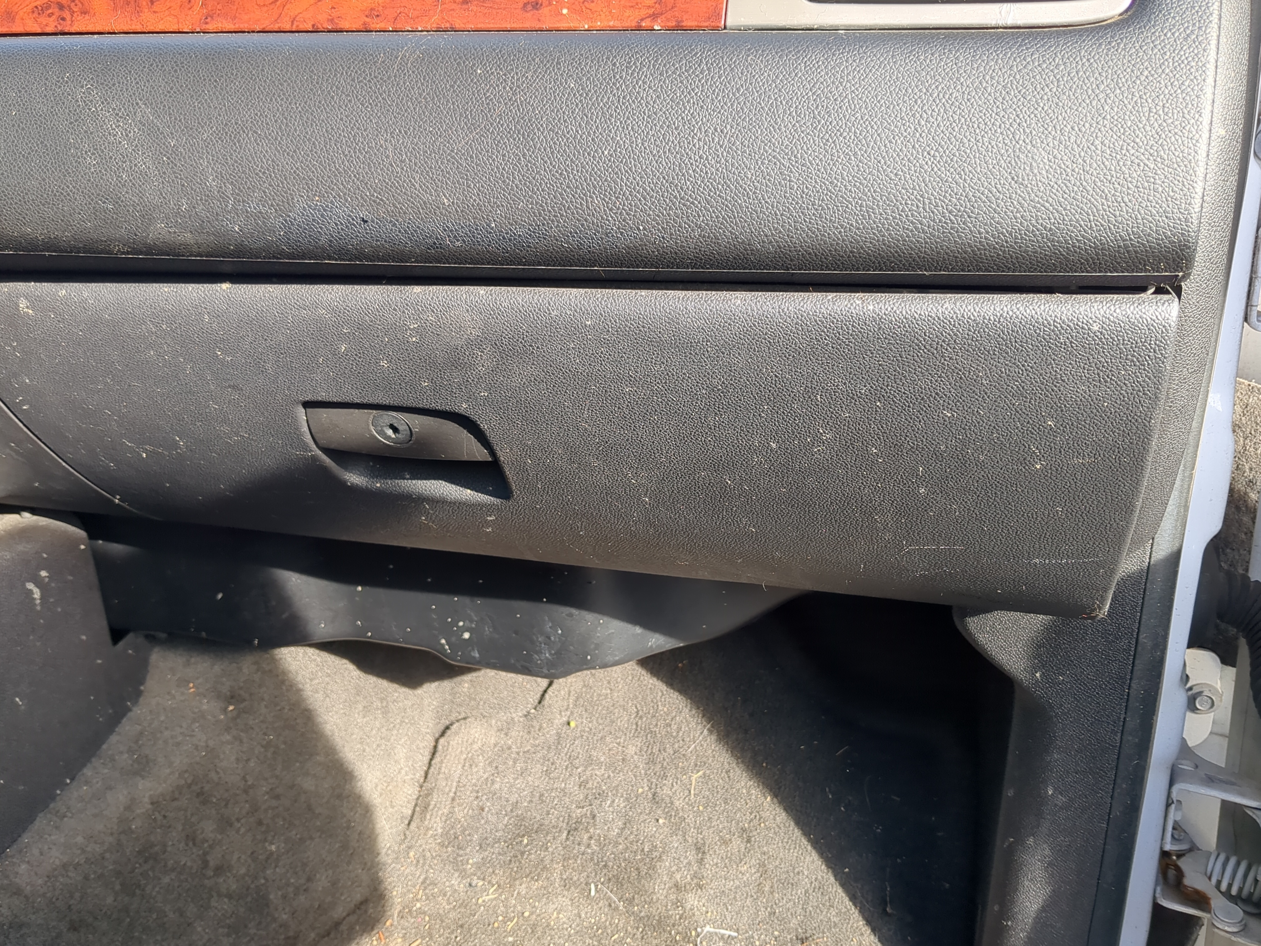 2012 Chevrolet Tahoe Passenger Glove Box Door Storage Compartment 1220484 - Oemusedautoparts1.com