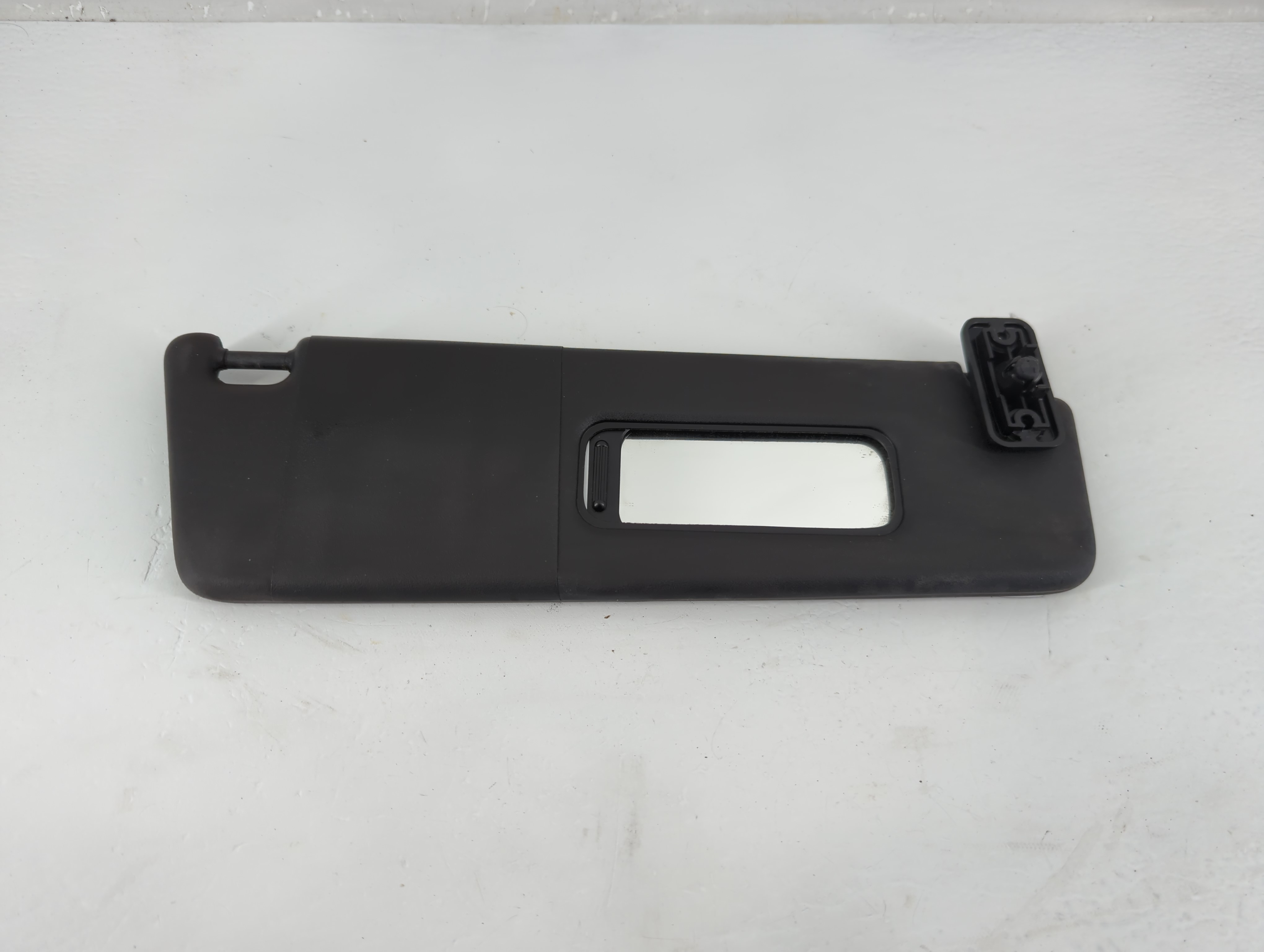 2010-2015 Chevrolet Camaro Passenger Sun Visor Mirror Right Sunvisor 1220529 - Oemusedautoparts1.com