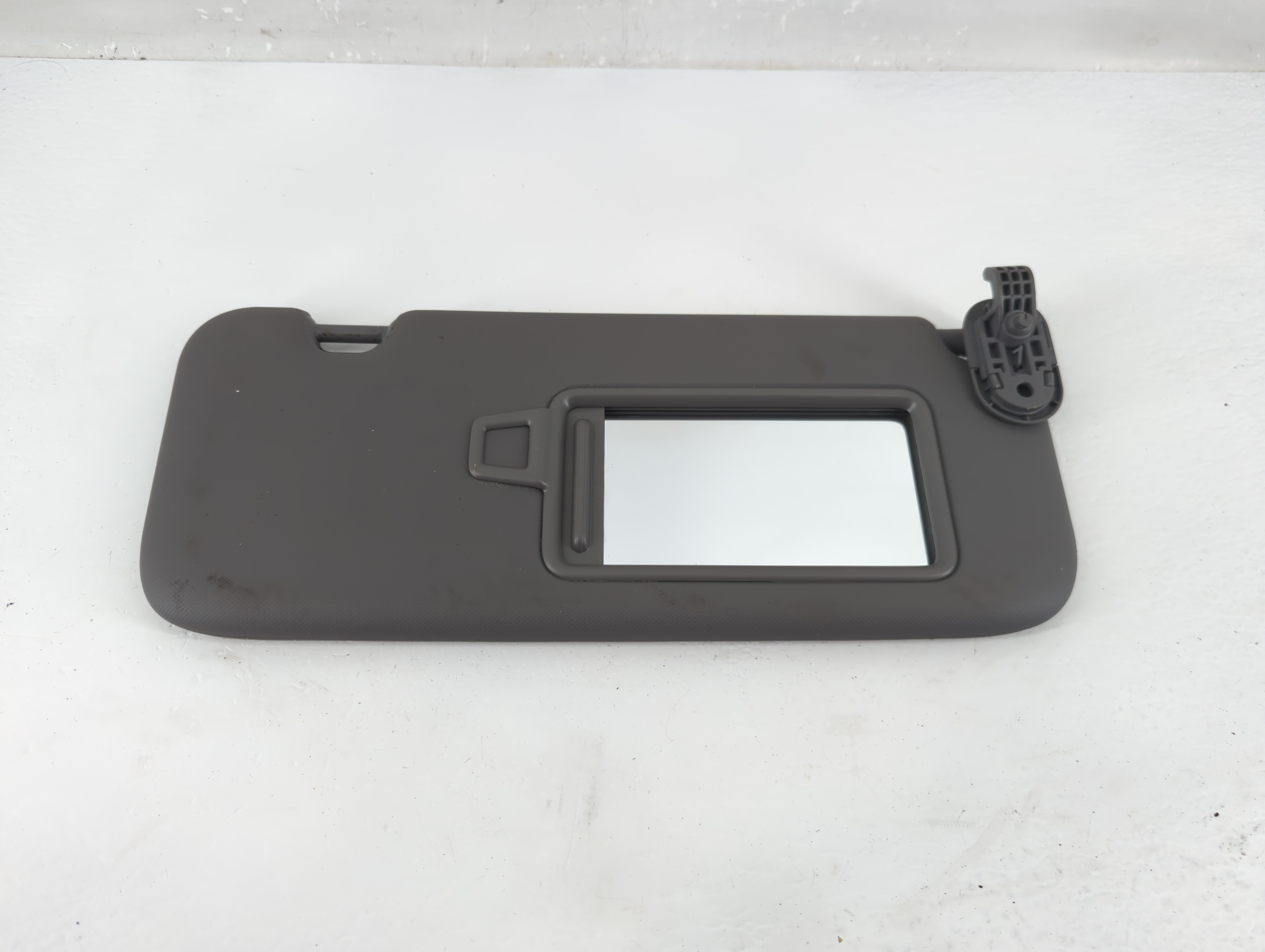 2021-2022 Hyundai Elantra Passenger Sun Visor Mirror Right Sunvisor 1220540 - Oemusedautoparts1.com