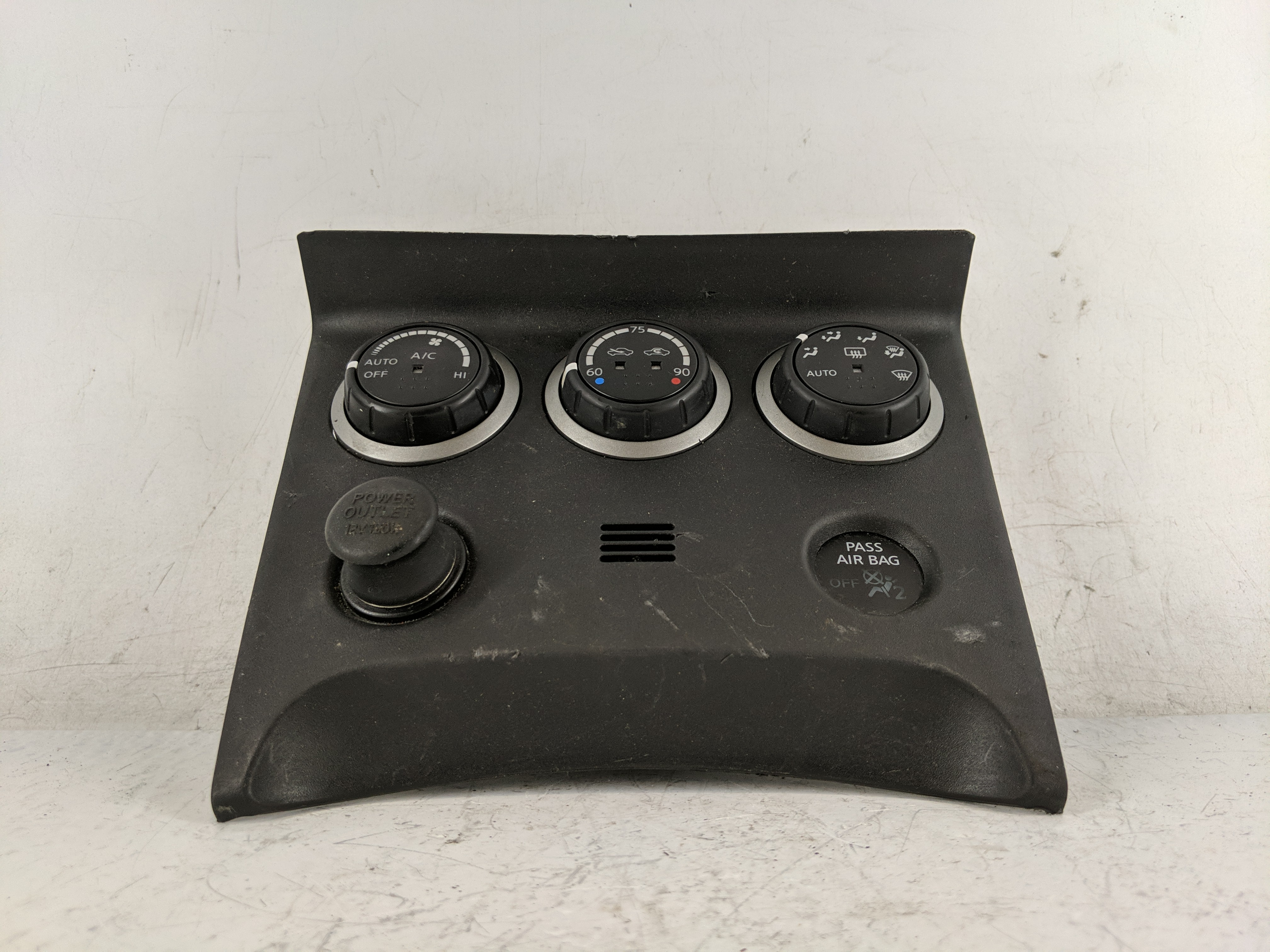 2011-2015 Nissan Rogue Ac Heater Roof Climate Control 27500 1vk0c 1220541 - Oemusedautoparts1.com