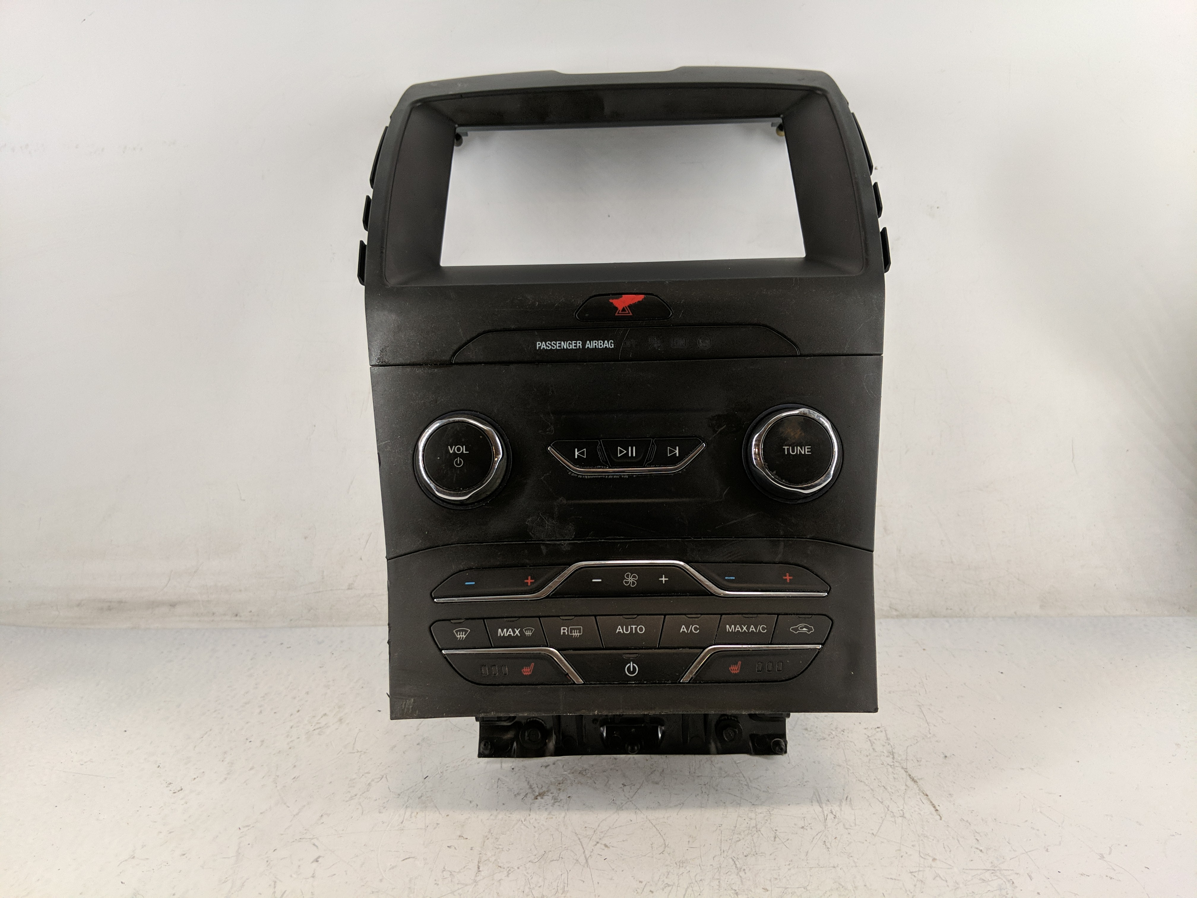 2019-2020 Ford Edge Am Fm Cd Player Radio Receiver 1220549 - Oemusedautoparts1.com