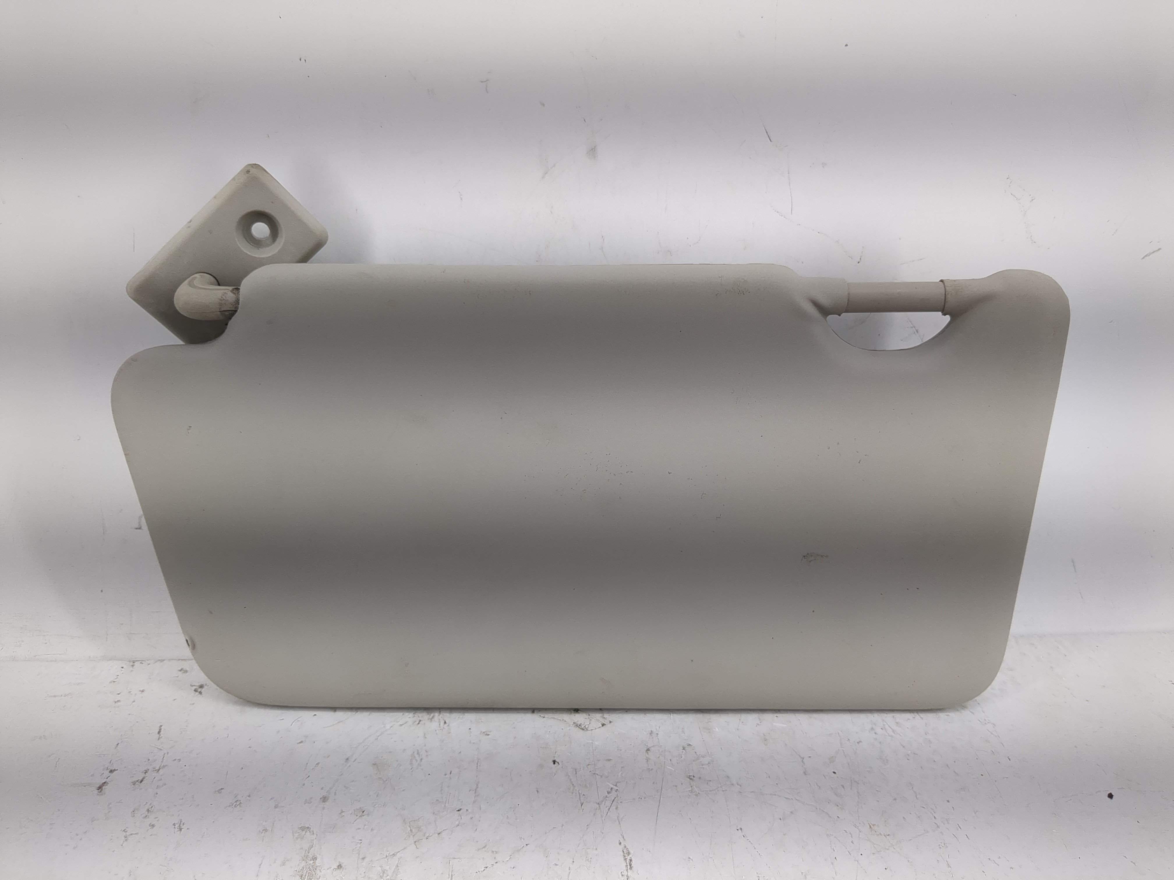 2016-2019 Nissan Versa Driver Sun Visor Mirror Left Sunvisor Gray 1220552 - Oemusedautoparts1.com