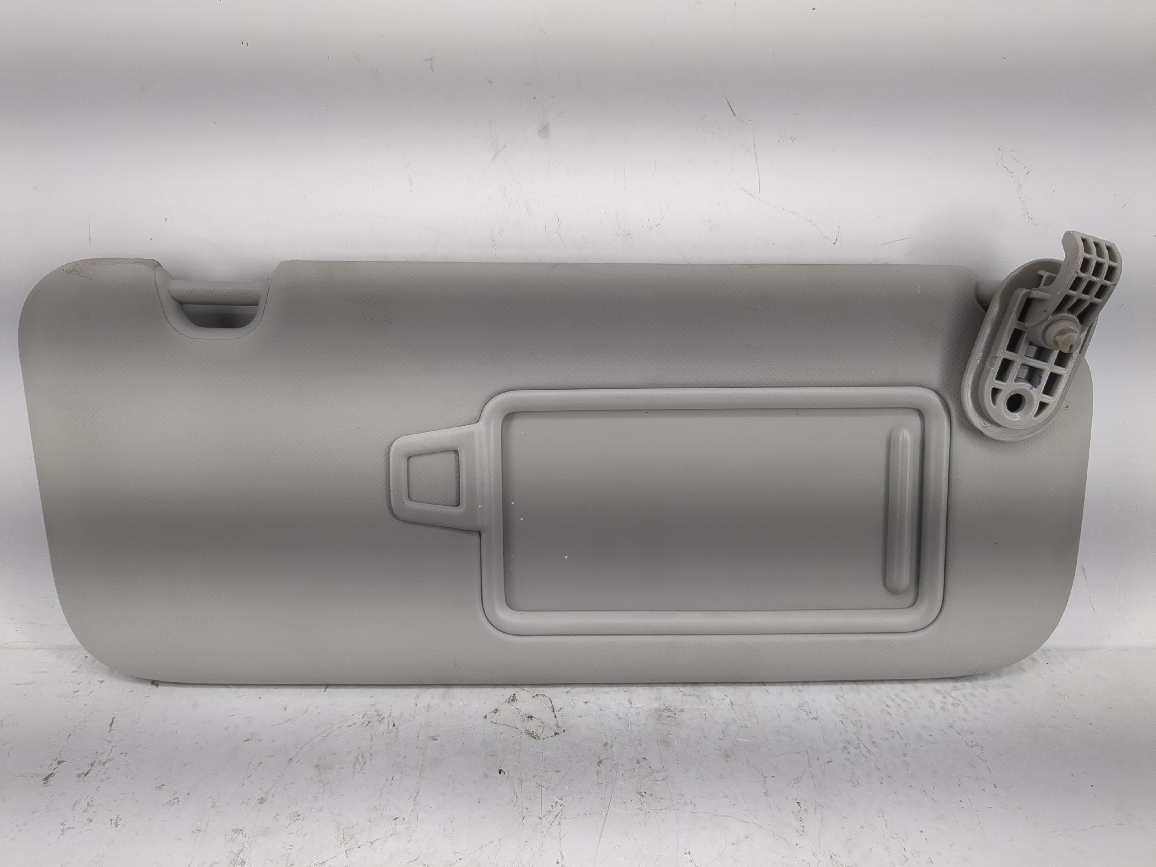 2022-2022 Kia Forte Driver Sun Visor Mirror Left Sunvisor Ivory 1220555 - Oemusedautoparts1.com