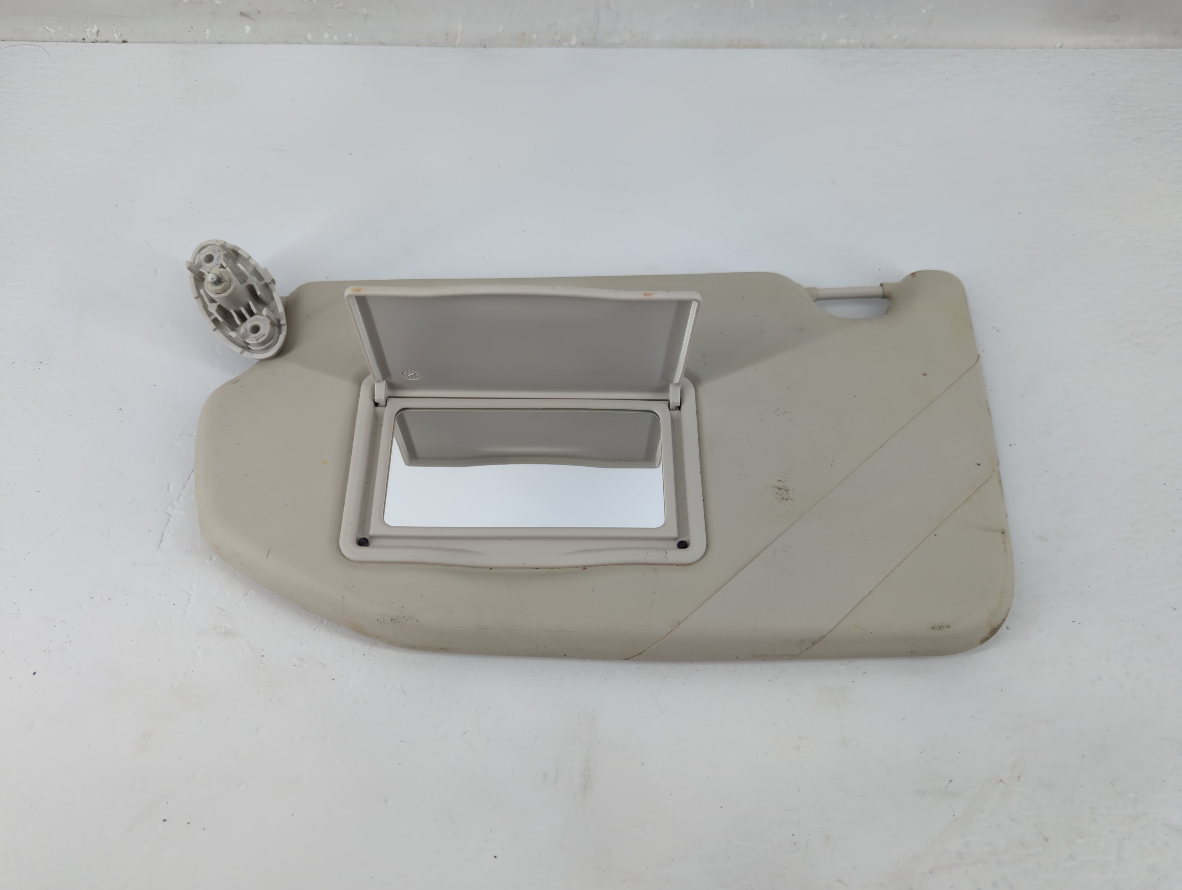 2021-2022 Ford Ecosport Driver Sun Visor Mirror Left Sunvisor Ivory 1220569 - Oemusedautoparts1.com