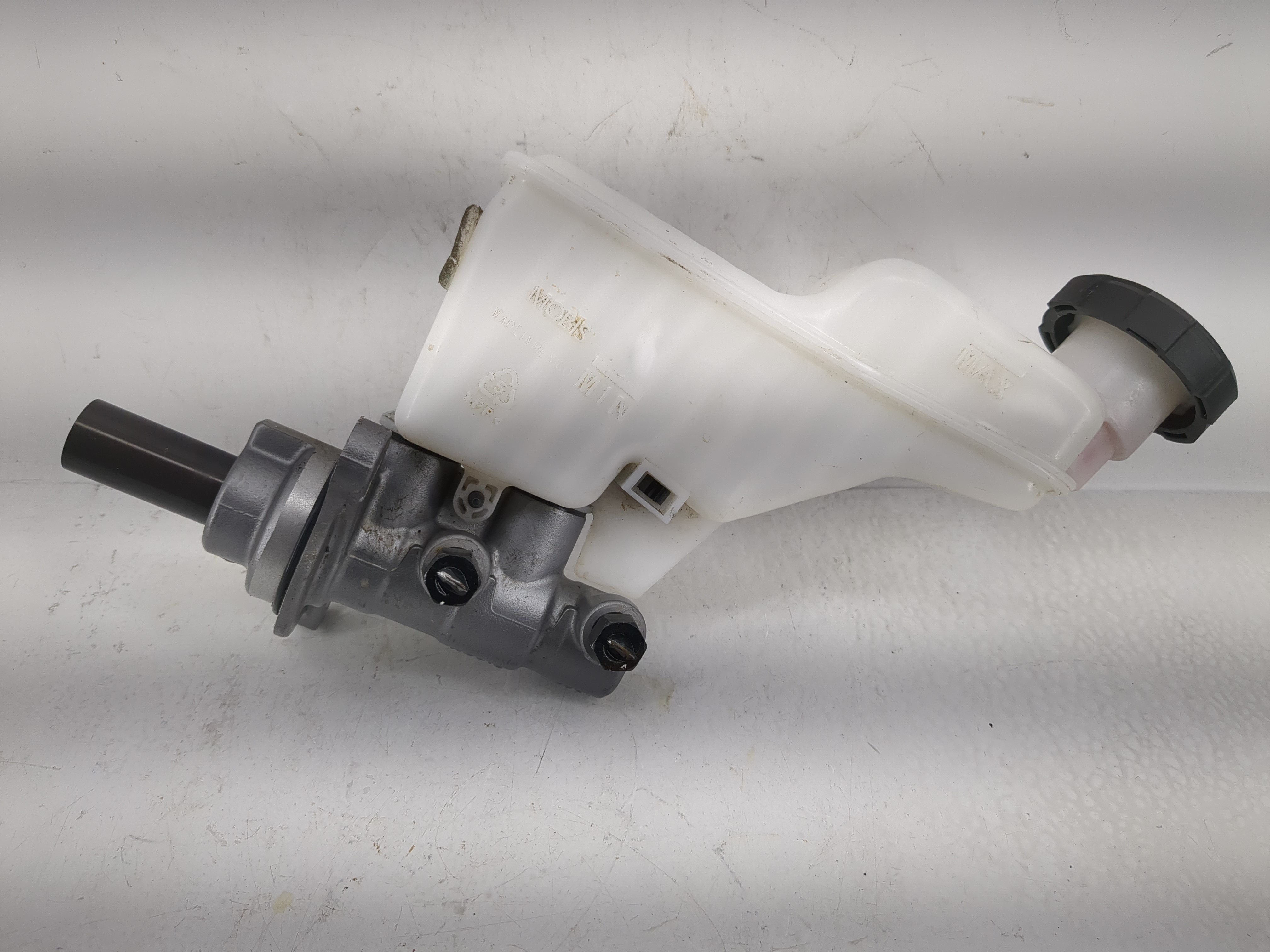 Kia Sportage Brake Master Cylinder 1220638 - Oemusedautoparts1.com
