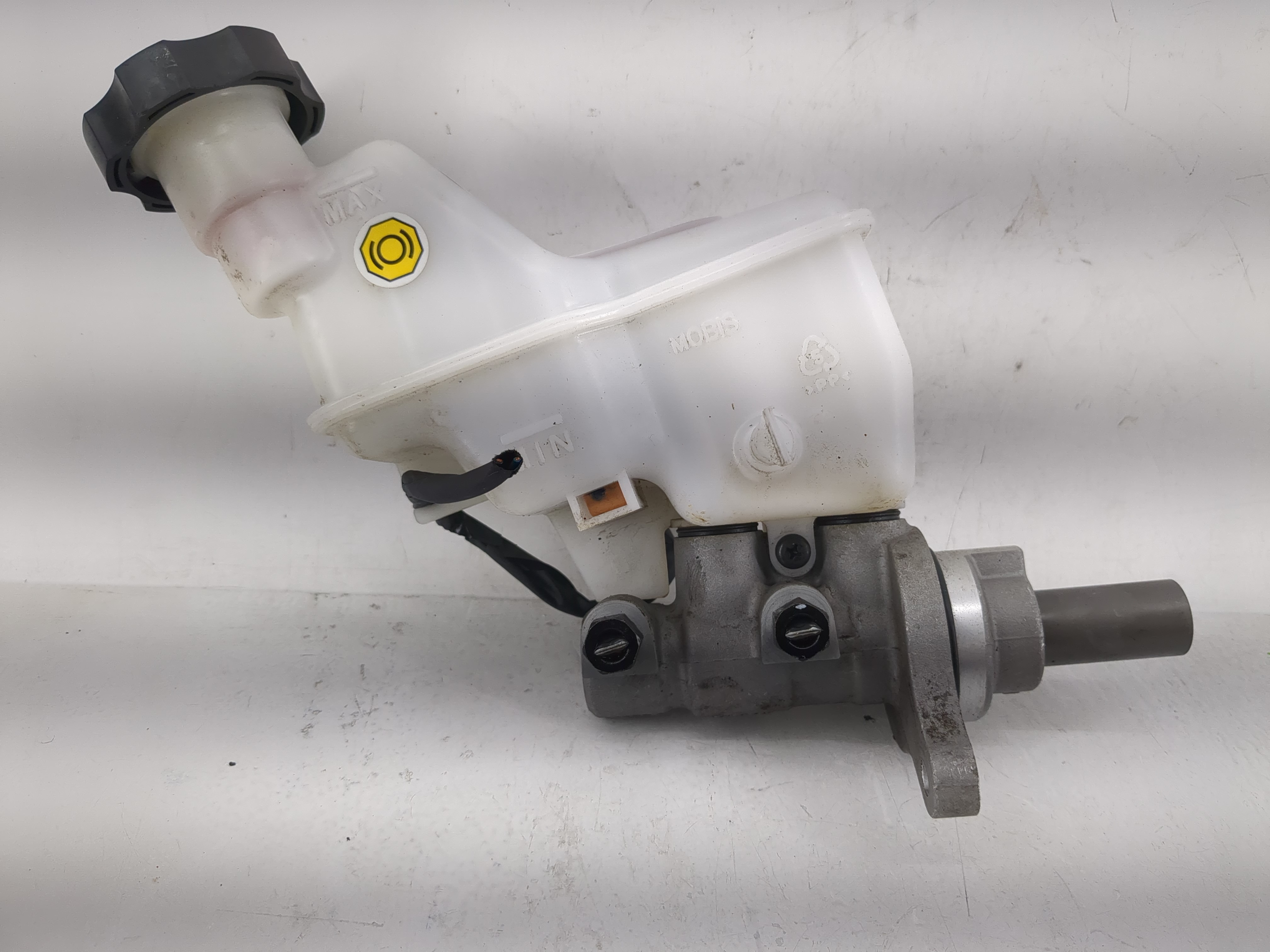 2016-2020 Kia Optima Brake Master Cylinder 1220670 - Oemusedautoparts1.com