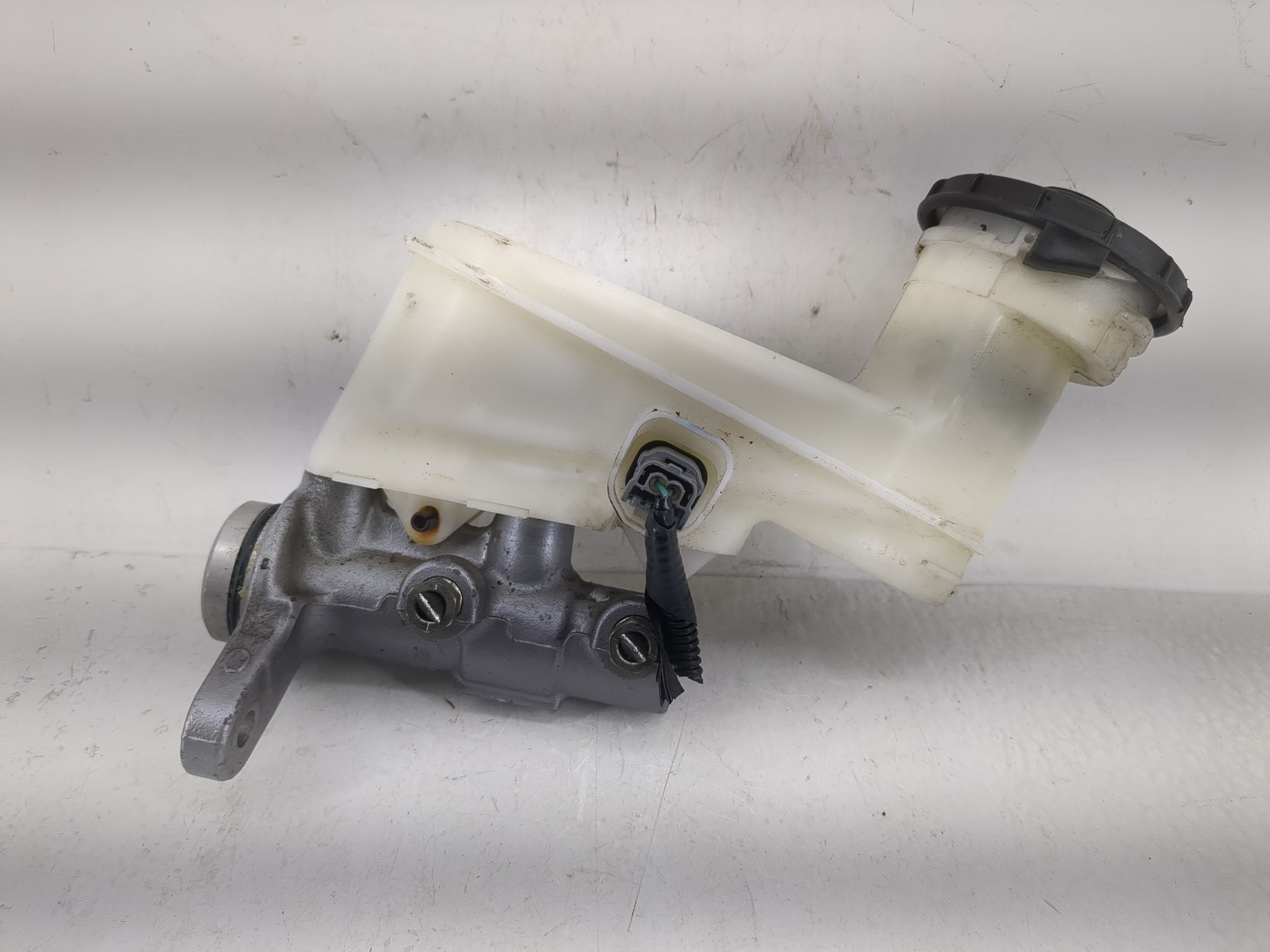 Honda Accord Brake Master Cylinder 1220683 - Oemusedautoparts1.com