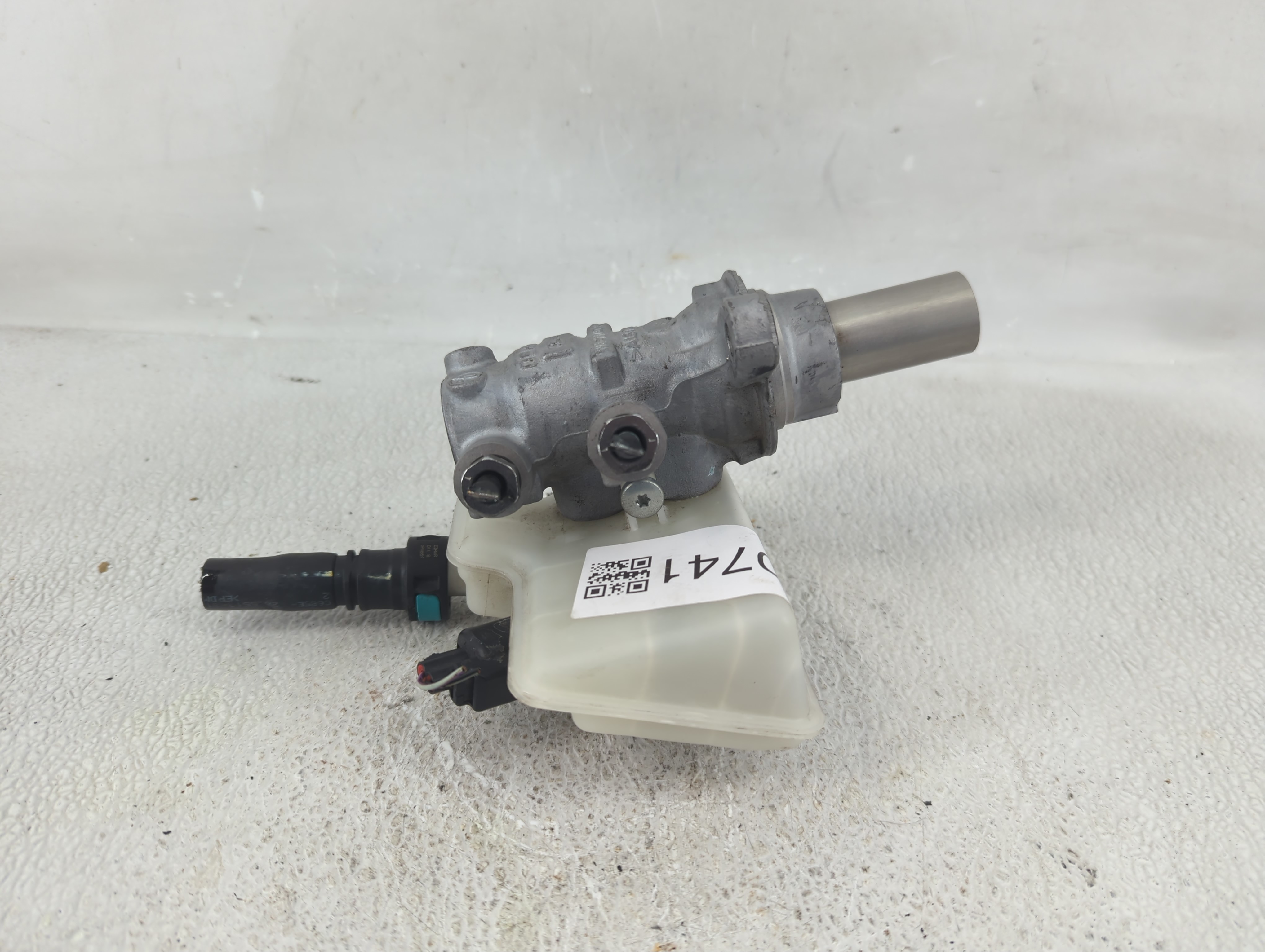 2012-2018 Ford Focus Brake Master Cylinder 1220741 - Oemusedautoparts1.com