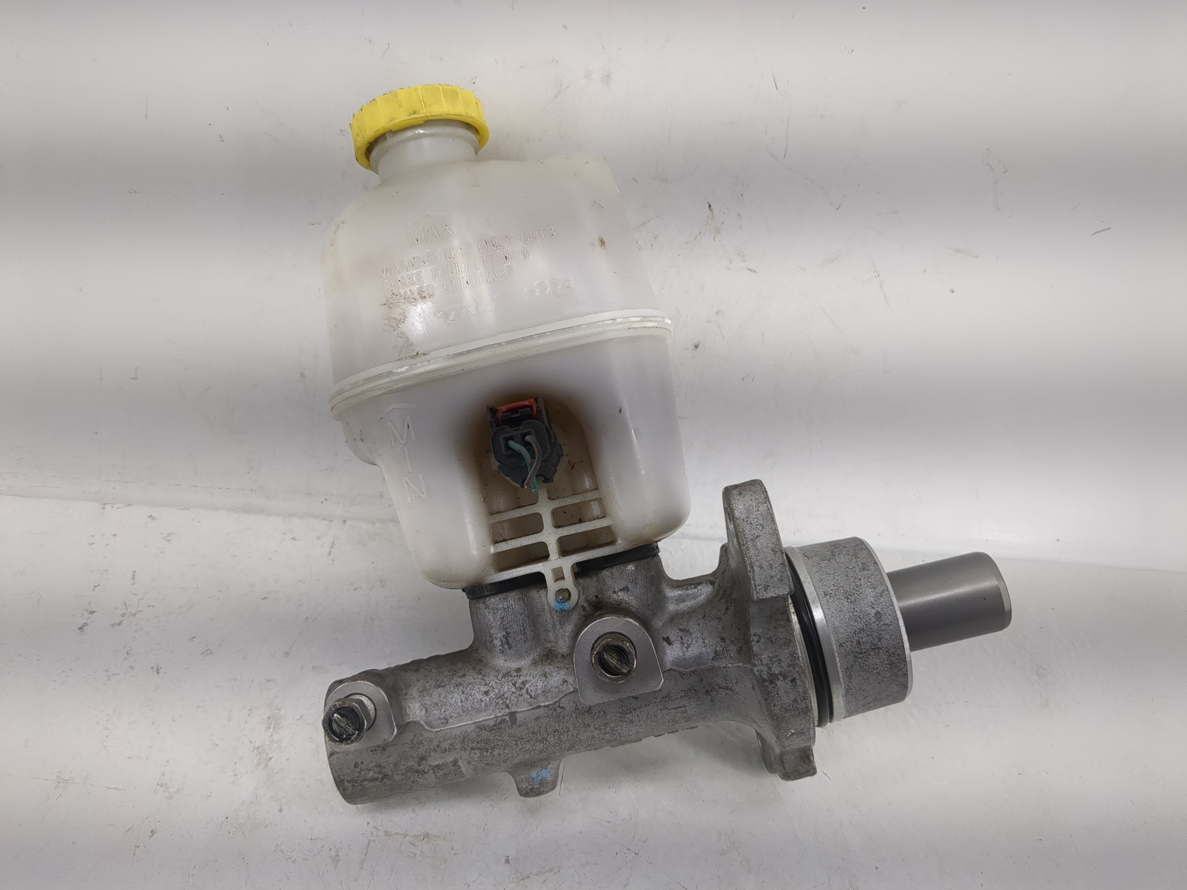 2007-2008 Dodge Ram 1500 Brake Master Cylinder 1220745 - Oemusedautoparts1.com