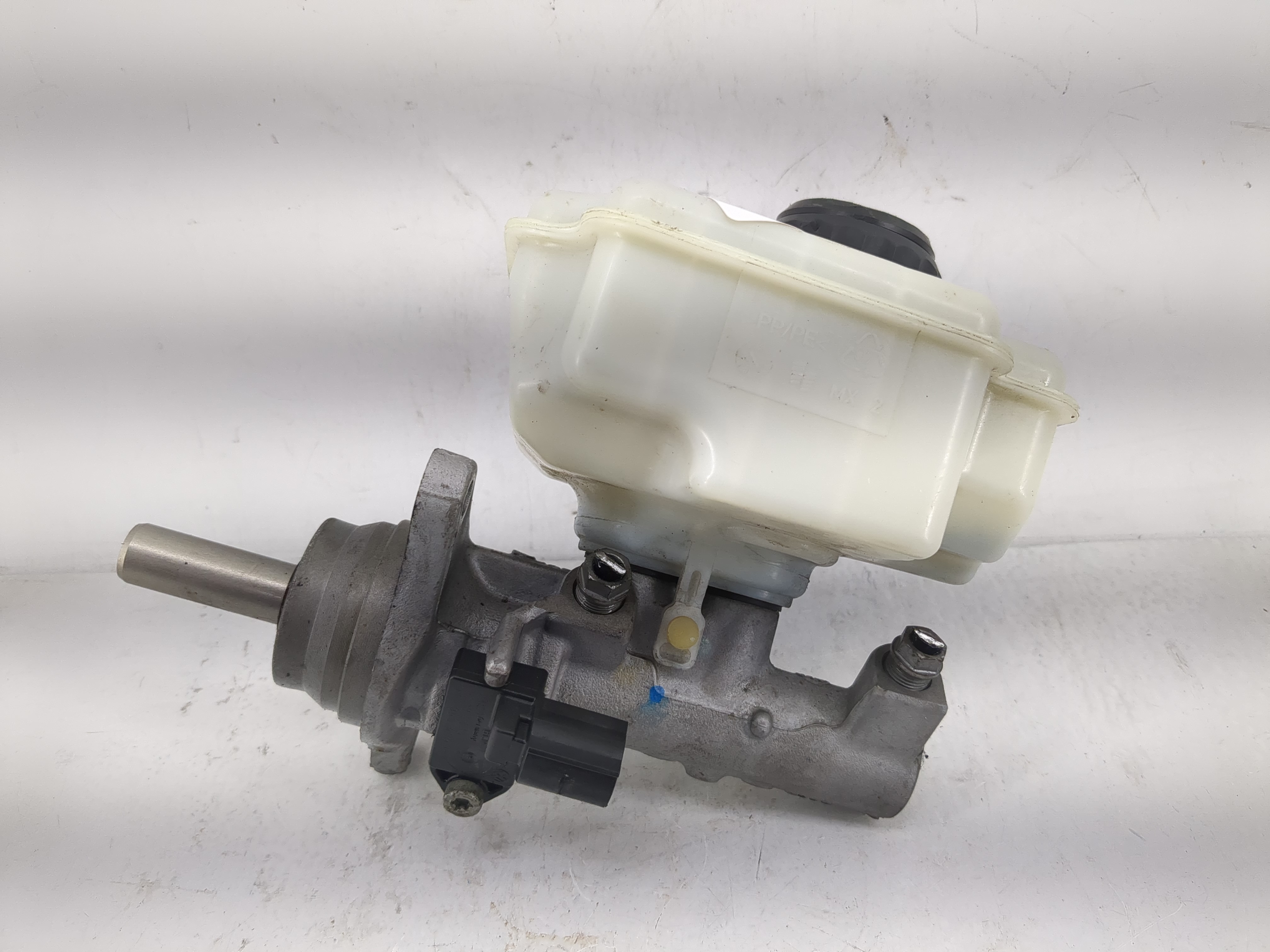 2009-2018 Volkswagen Jetta Brake Master Cylinder 1220748 - Oemusedautoparts1.com