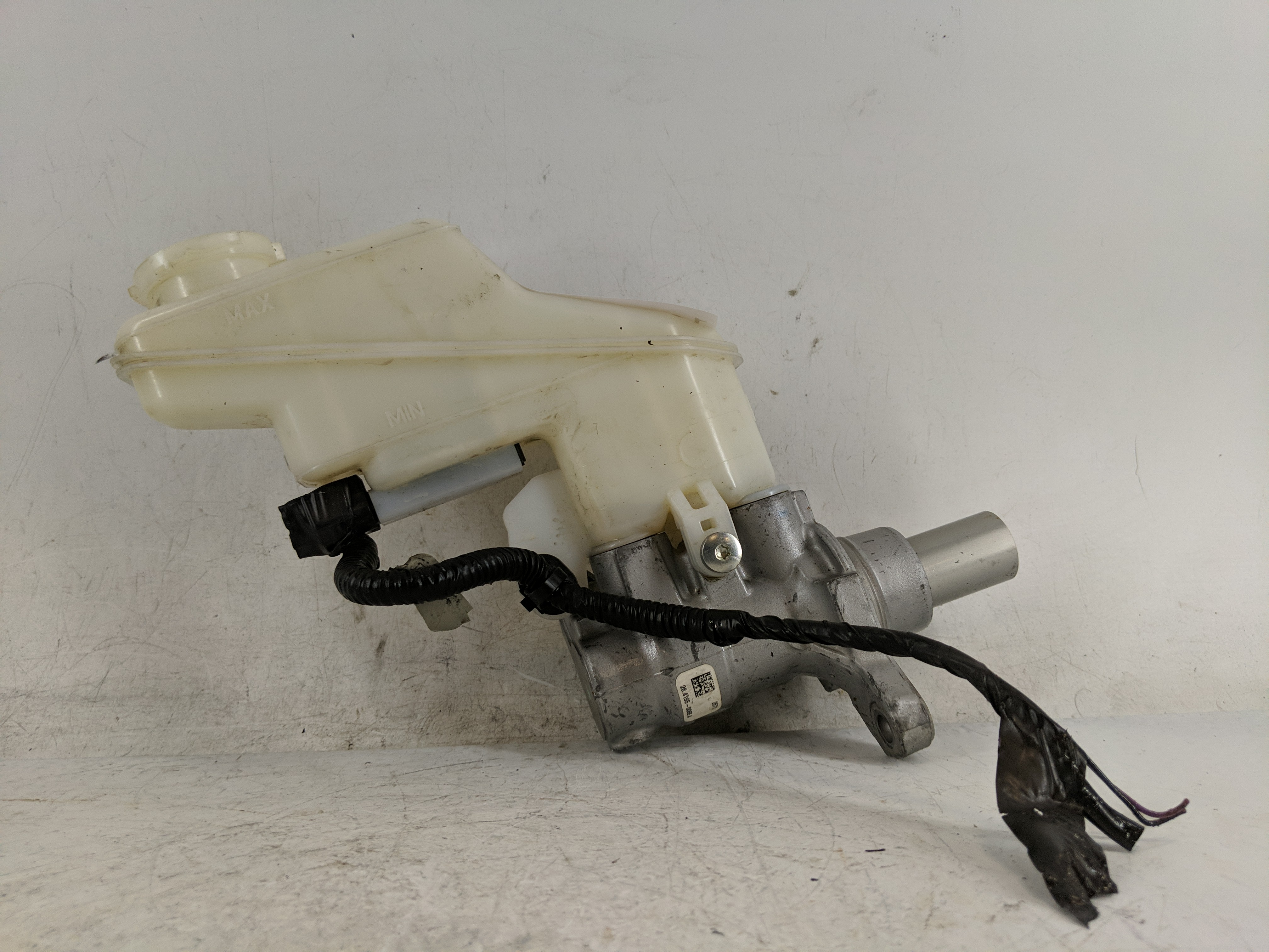 2022-2022 Nissan Sentra Brake Master Cylinder 1220848 - Oemusedautoparts1.com