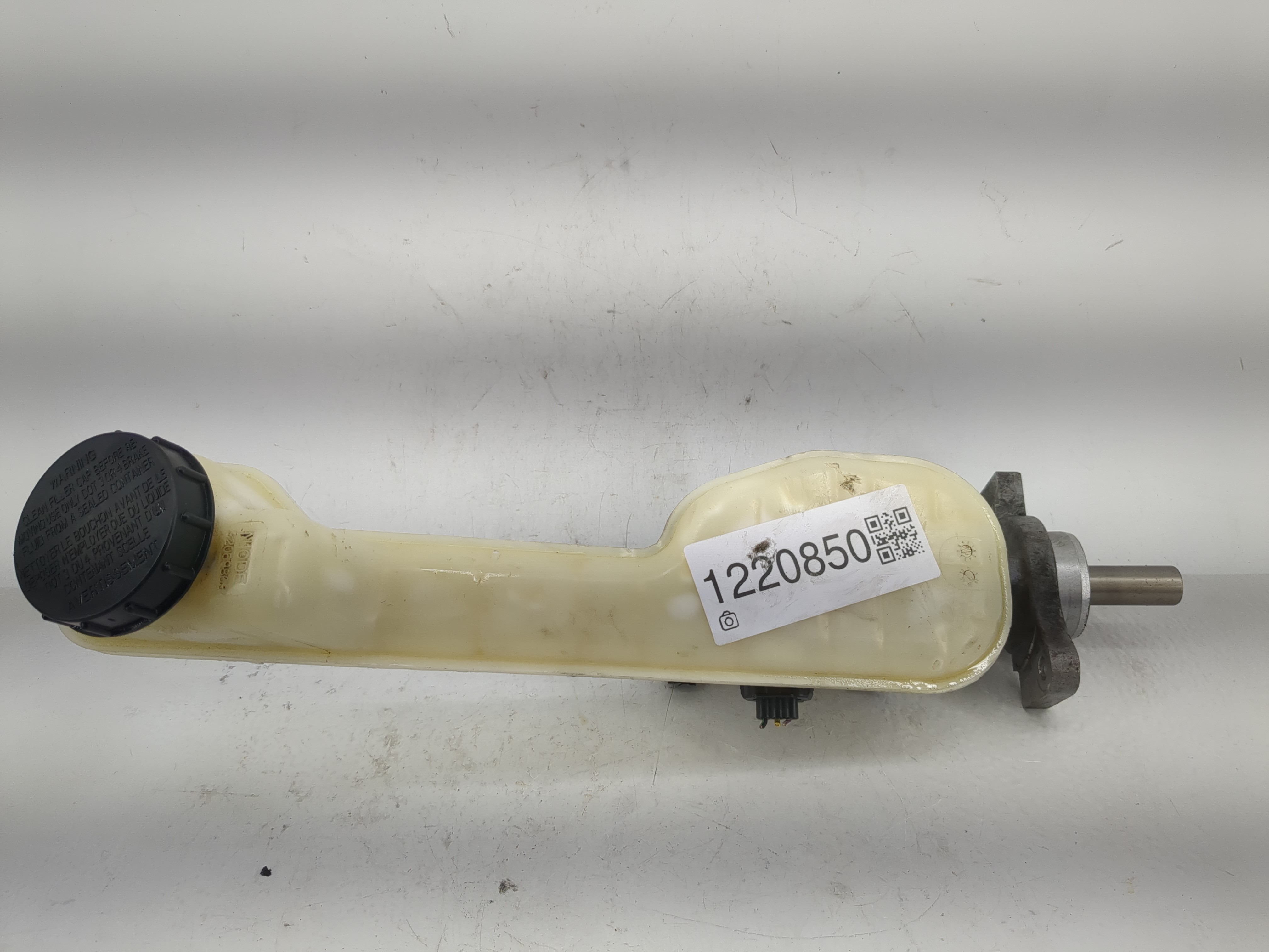 2011-2014 Ford Edge Brake Master Cylinder 1220850 - Oemusedautoparts1.com