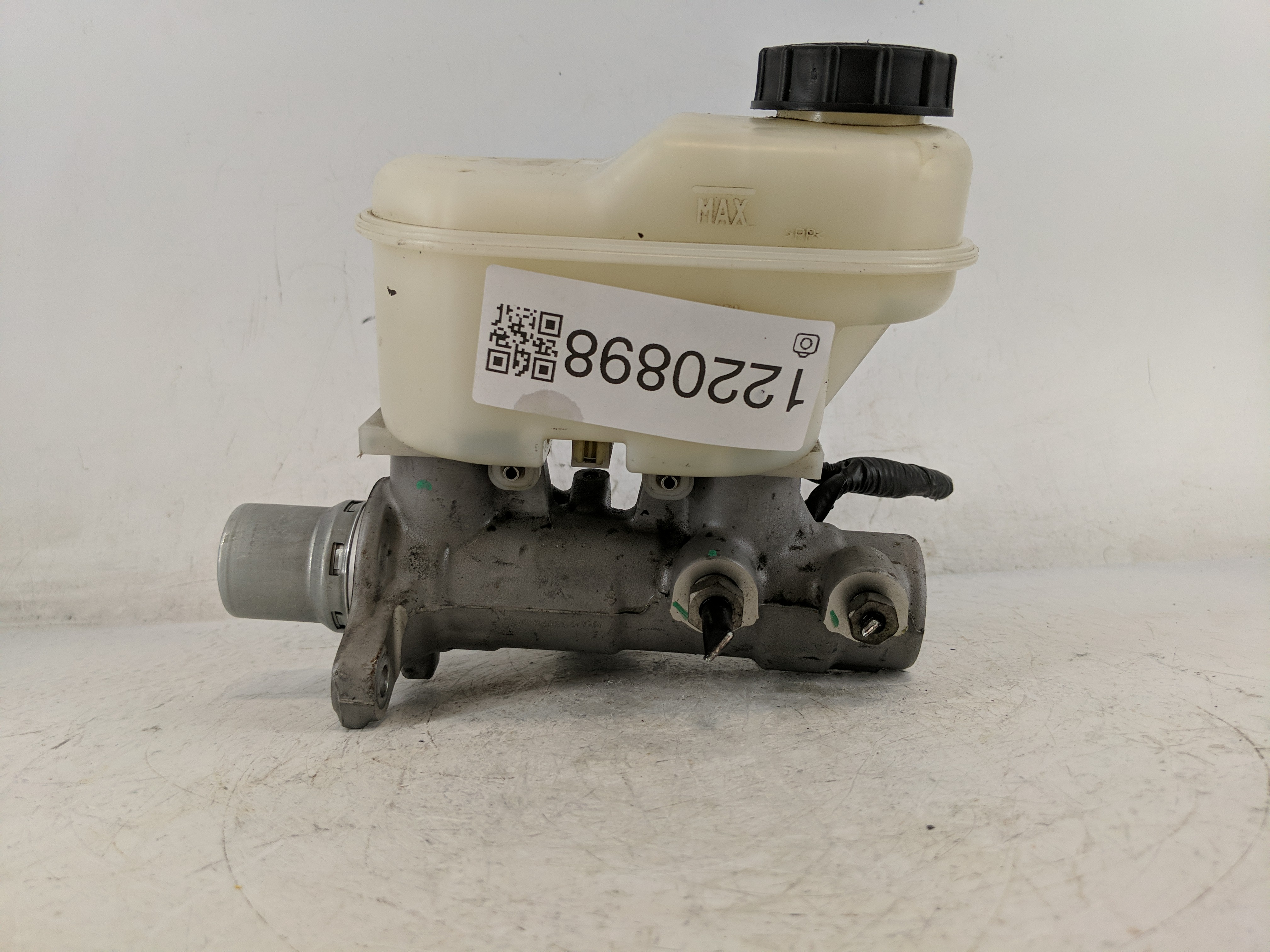 2018-2020 Ford F-150 Brake Master Cylinder 1220898 - Oemusedautoparts1.com
