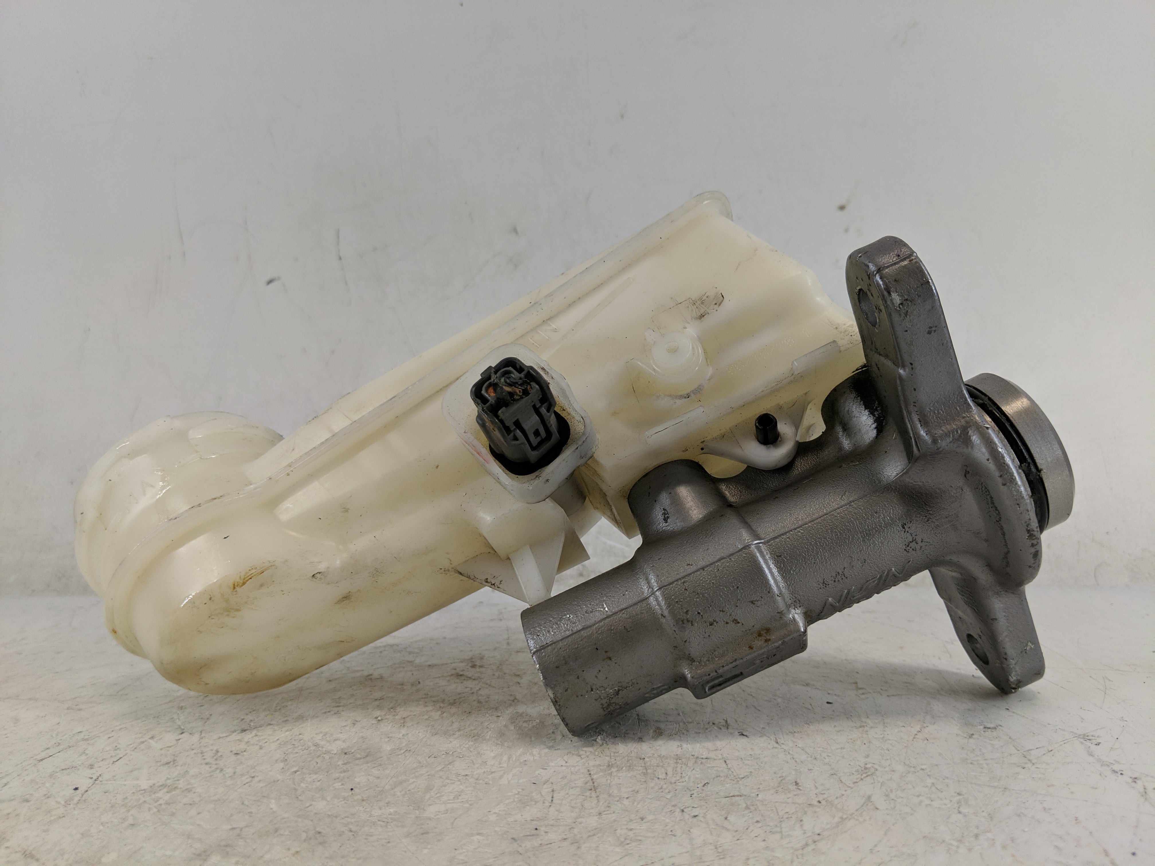 2016-2021 Honda Civic Brake Master Cylinder 1220900 - Oemusedautoparts1.com