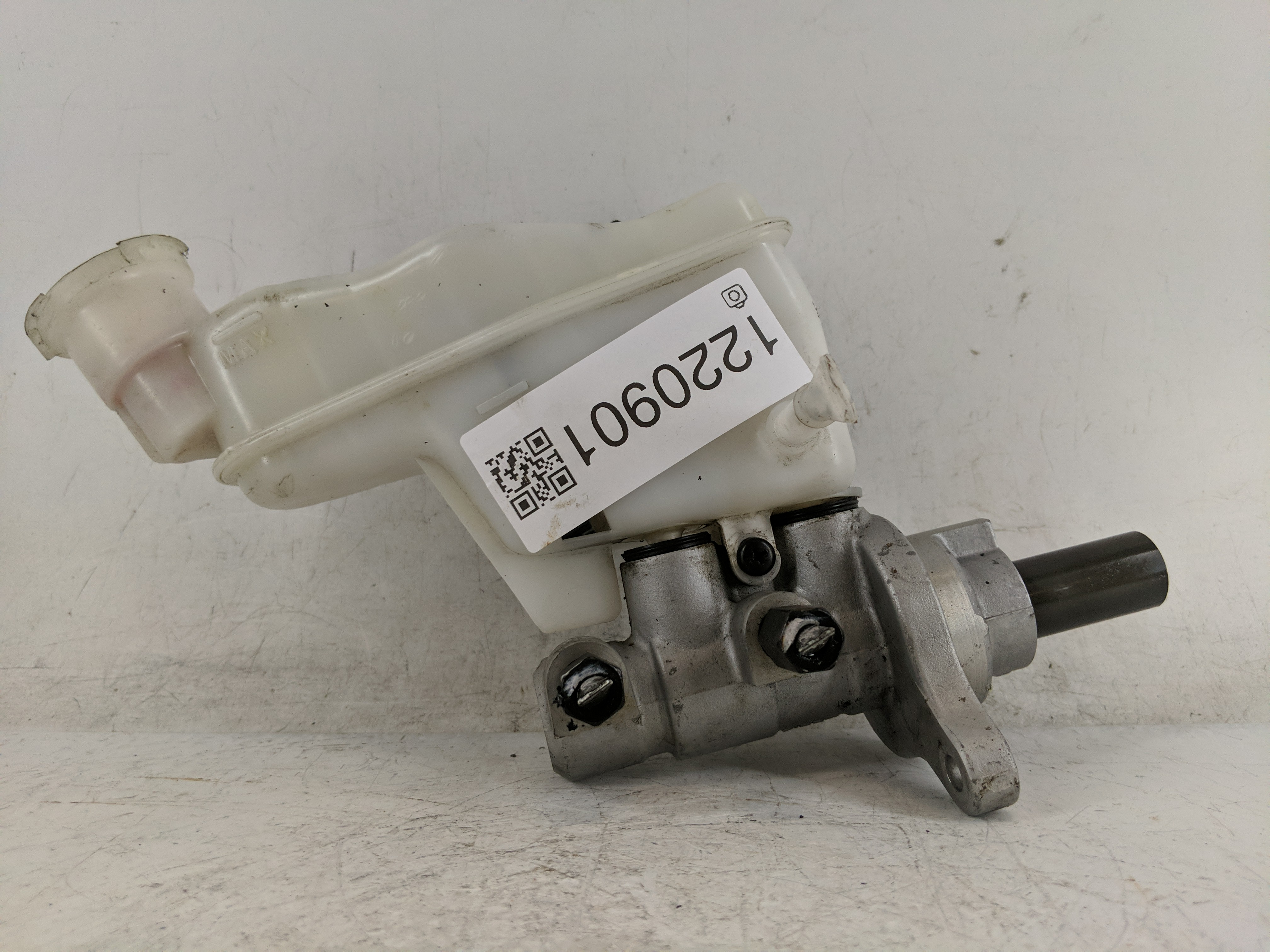 2012-2017 Hyundai Veloster Brake Master Cylinder 1220901 - Oemusedautoparts1.com