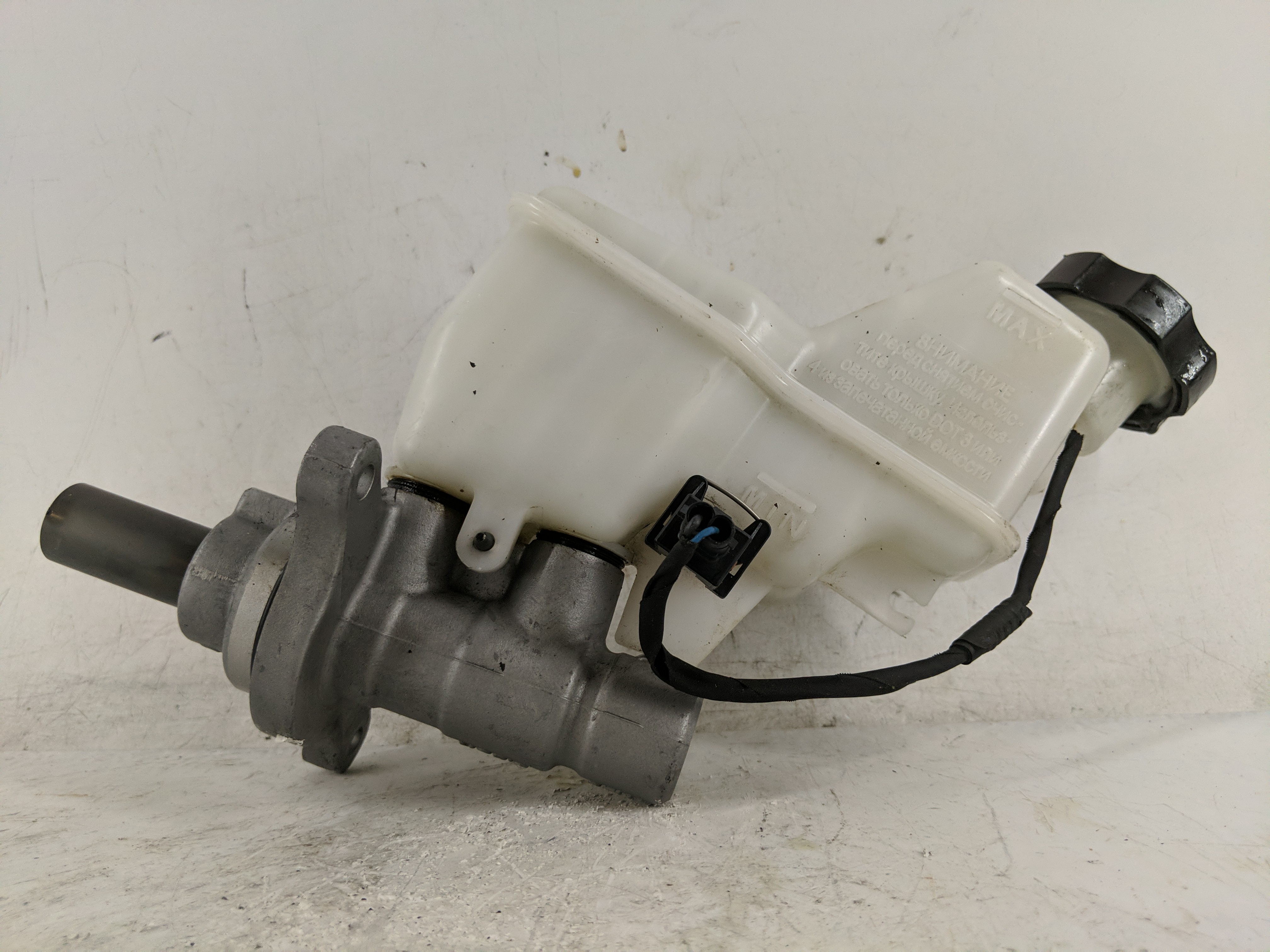 2016-2020 Kia Optima Brake Master Cylinder 1220902 - Oemusedautoparts1.com