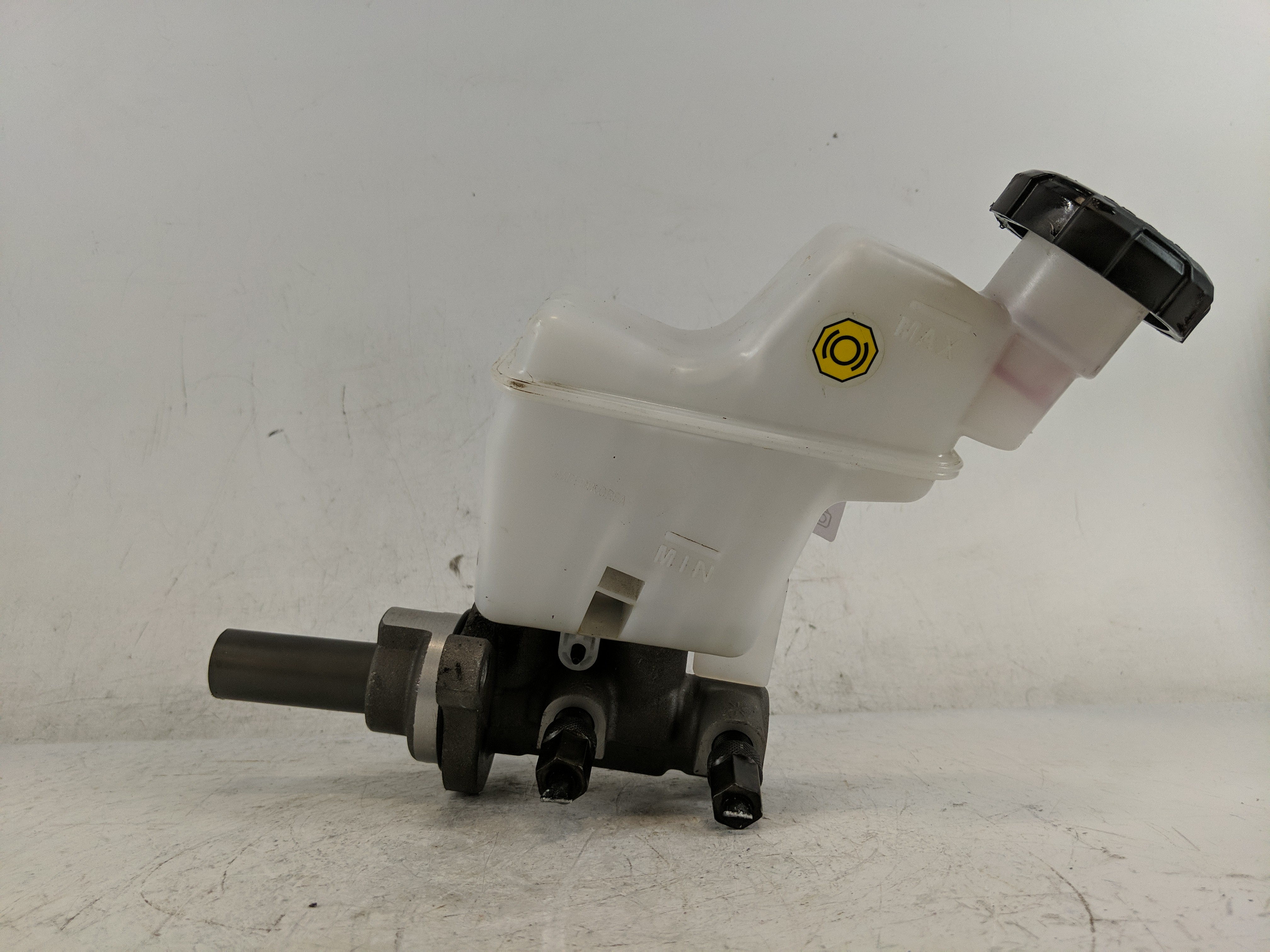 2024 Hyundai Sonata Brake Master Cylinder 1220948 - Oemusedautoparts1.com