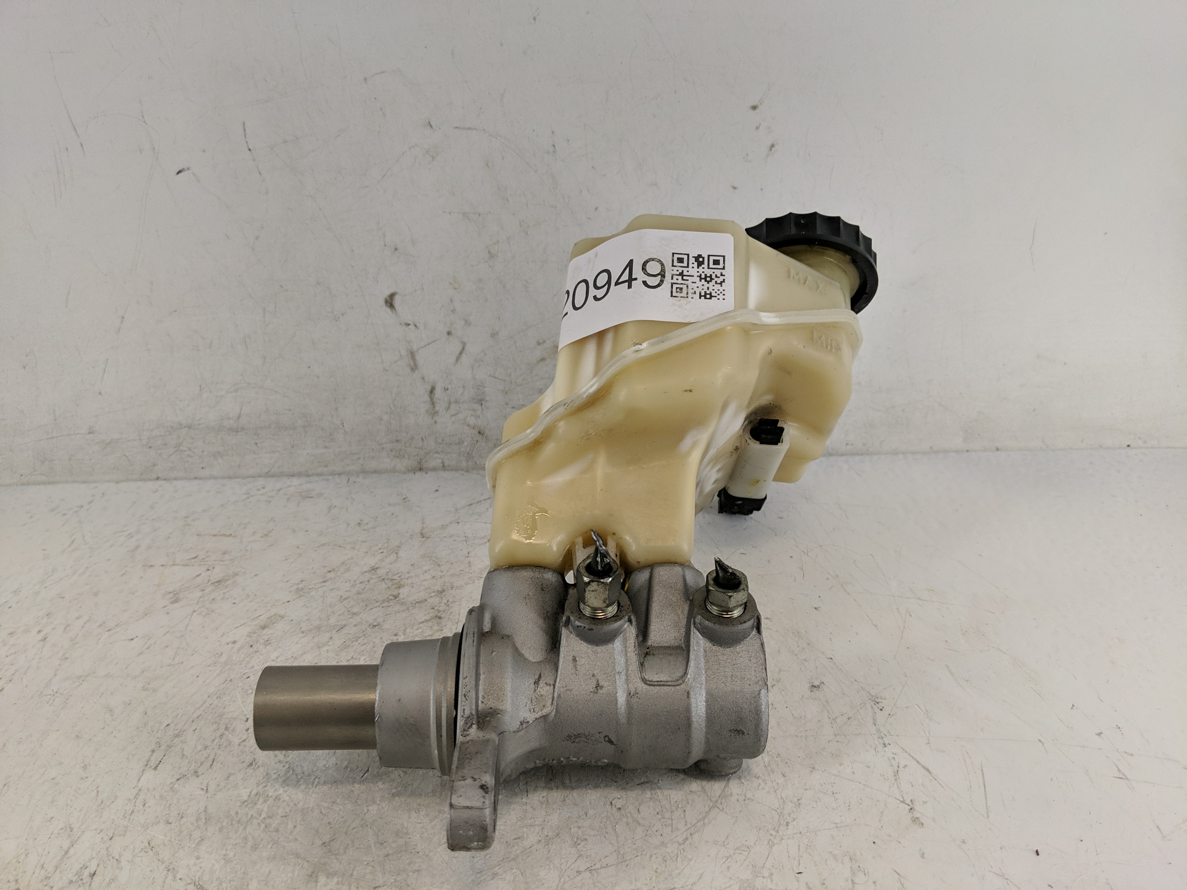 2013-2018 Nissan Altima Brake Master Cylinder 1220949 - Oemusedautoparts1.com