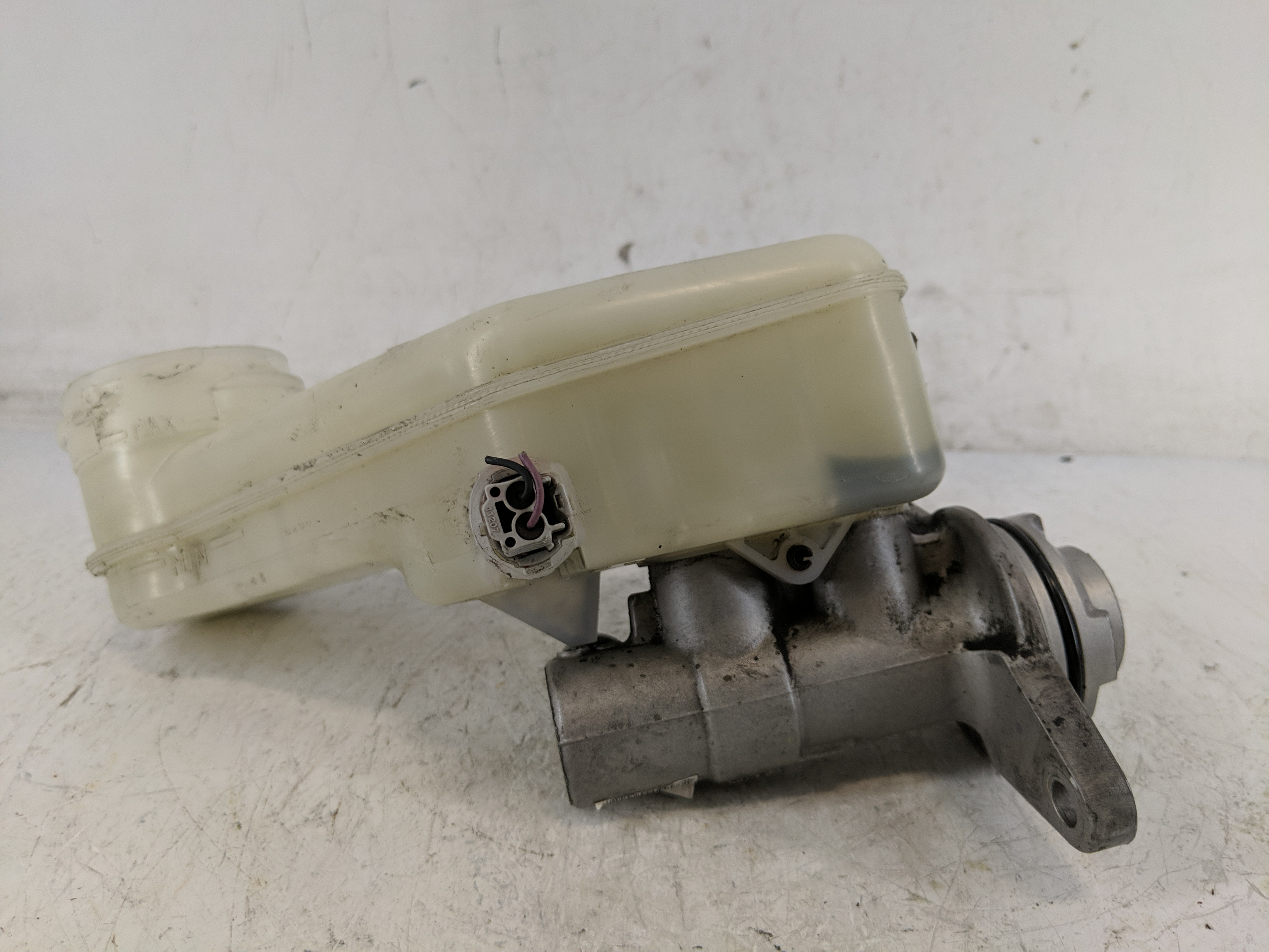 2011-2017 Honda Odyssey Brake Master Cylinder 1221001 - Oemusedautoparts1.com