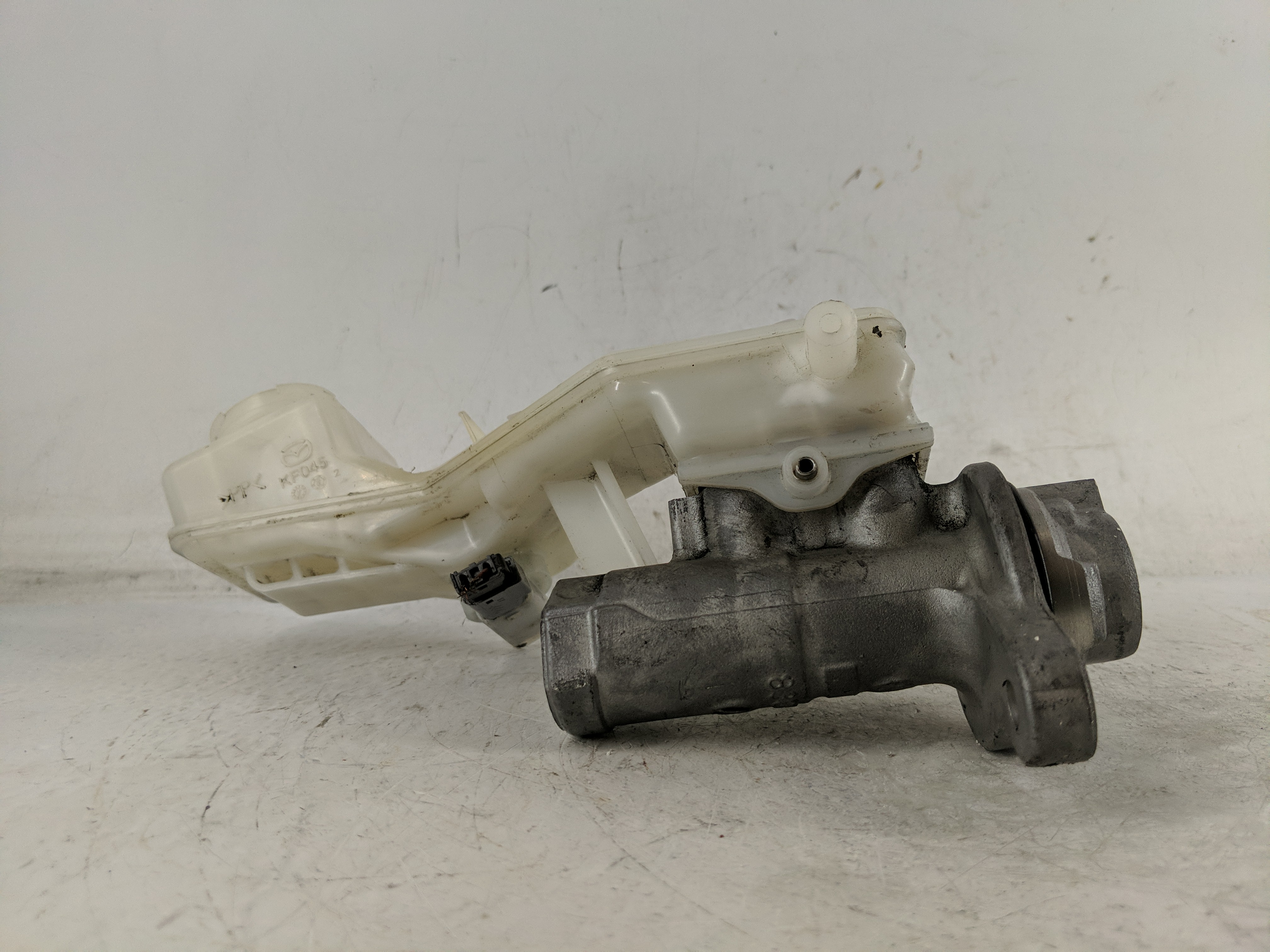2019-2022 Mazda 3 Brake Master Cylinder 1221002 - Oemusedautoparts1.com