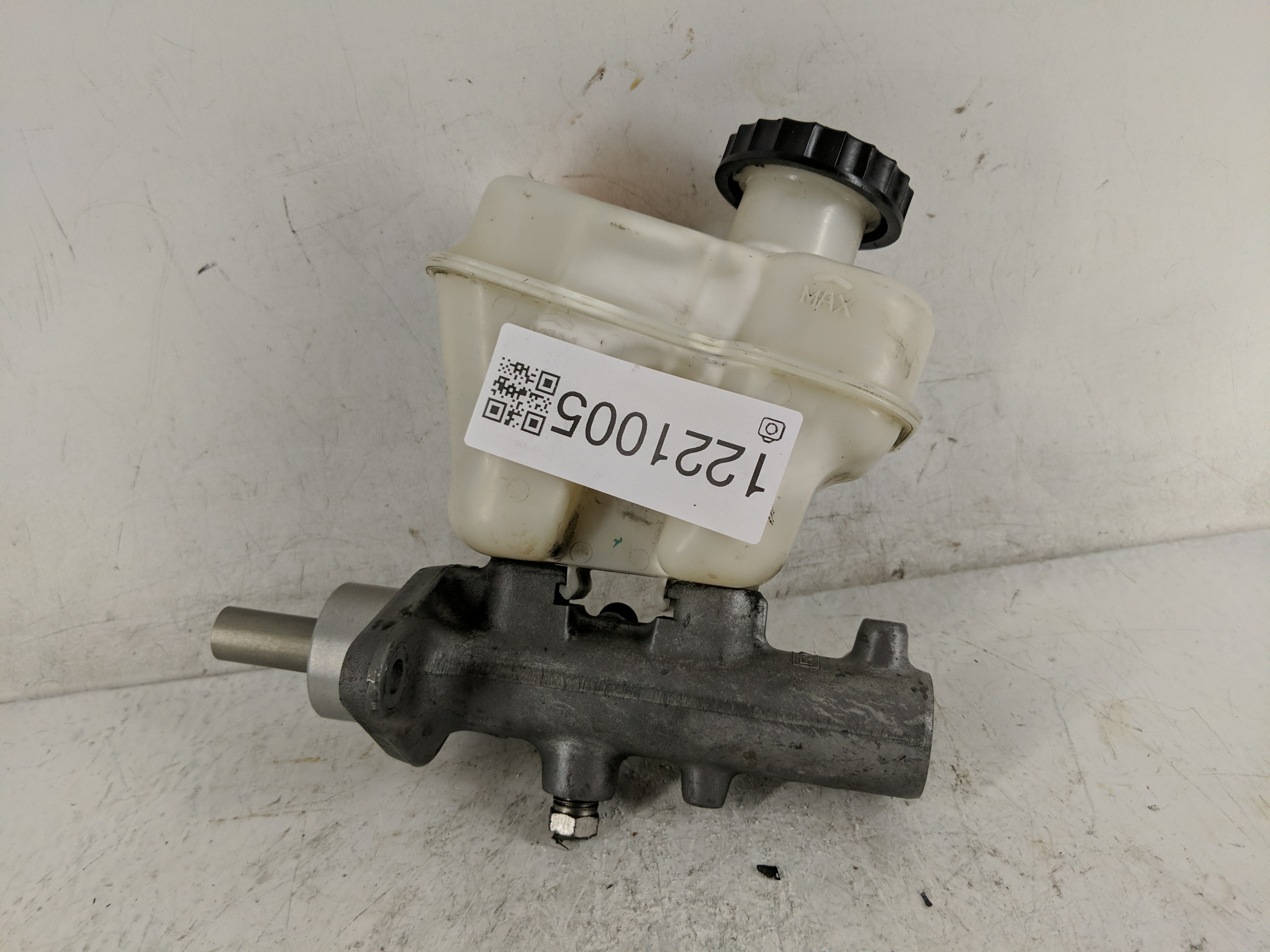 2006 Ford Explorer Brake Master Cylinder 1221005 - Oemusedautoparts1.com
