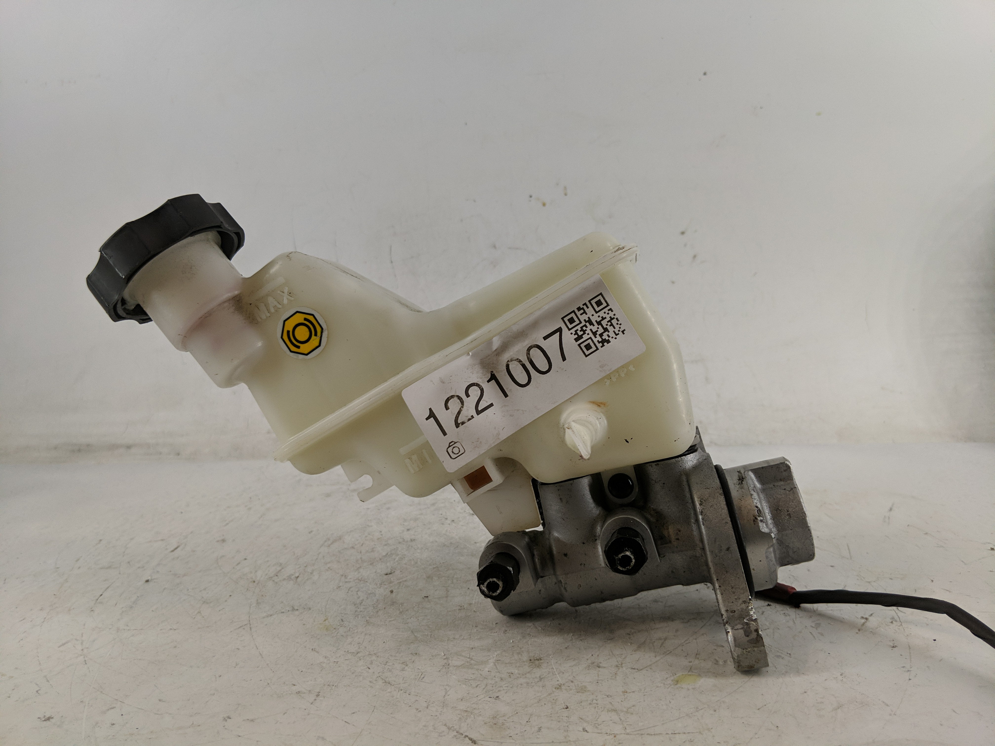 2016-2020 Kia Optima Brake Master Cylinder 1221007 - Oemusedautoparts1.com