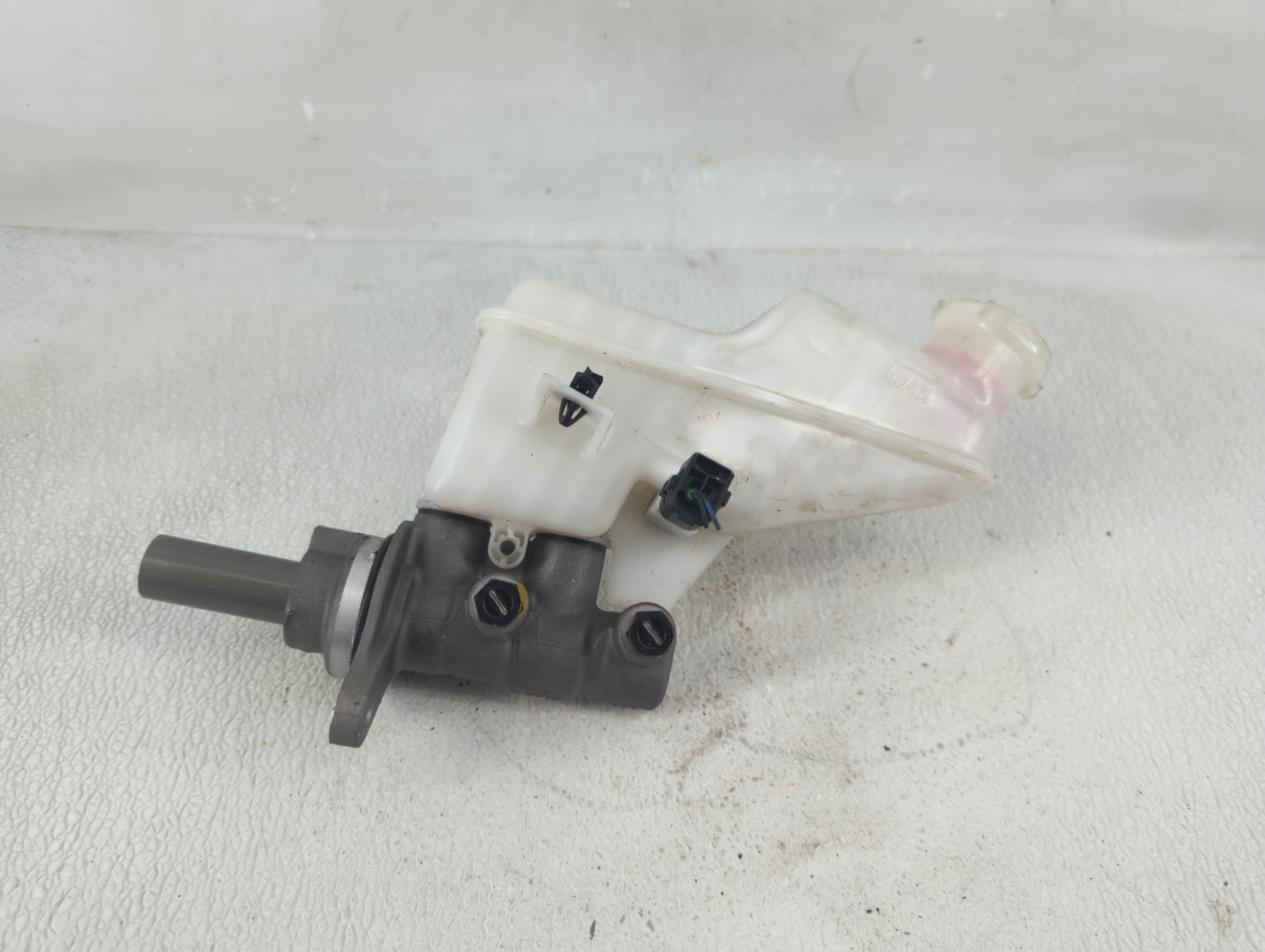 2023 Hyundai Elantra Brake Master Cylinder 1221032 - Oemusedautoparts1.com