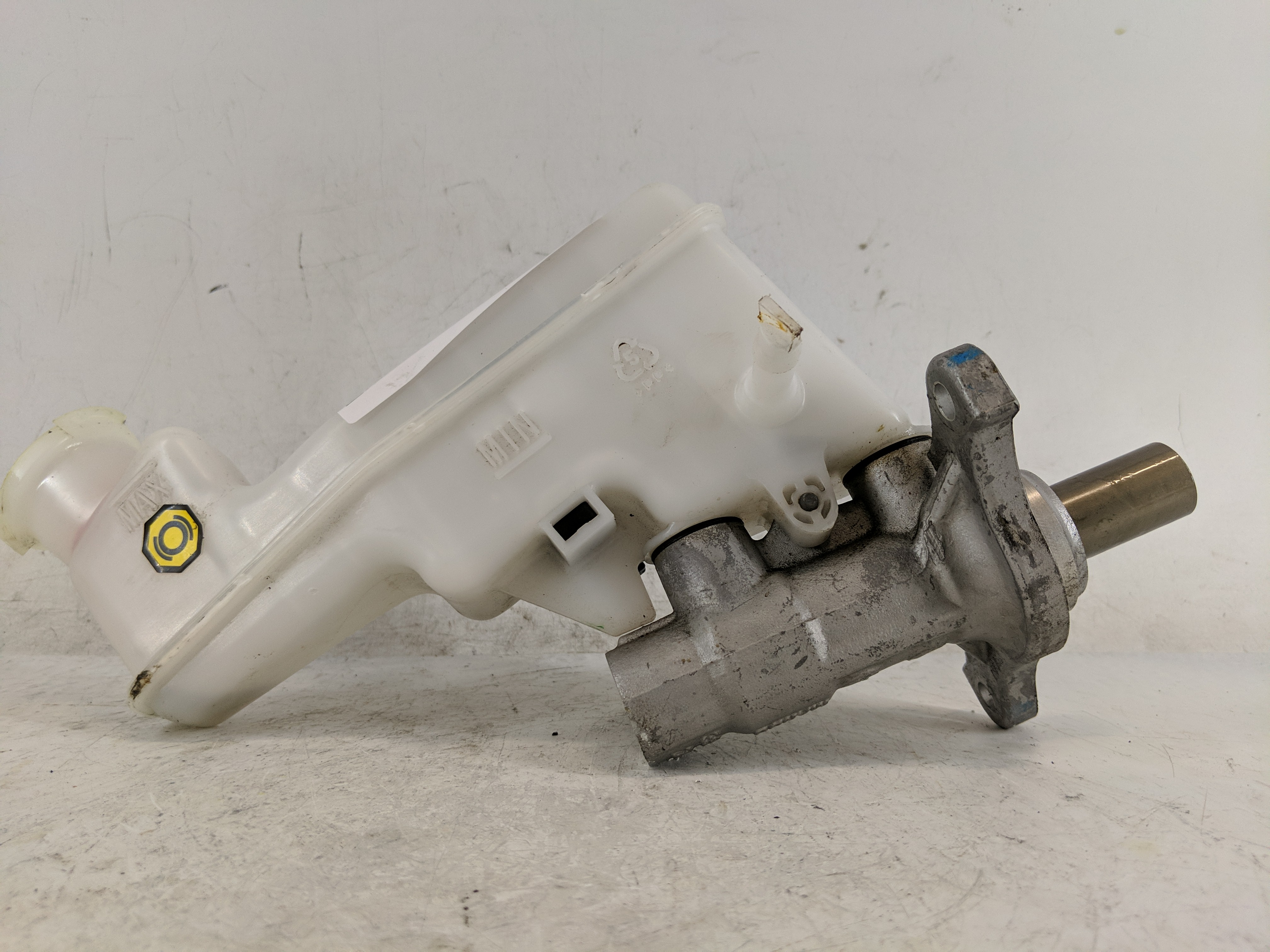 2020-2020 Kia Rio Brake Master Cylinder 1221112 - Oemusedautoparts1.com