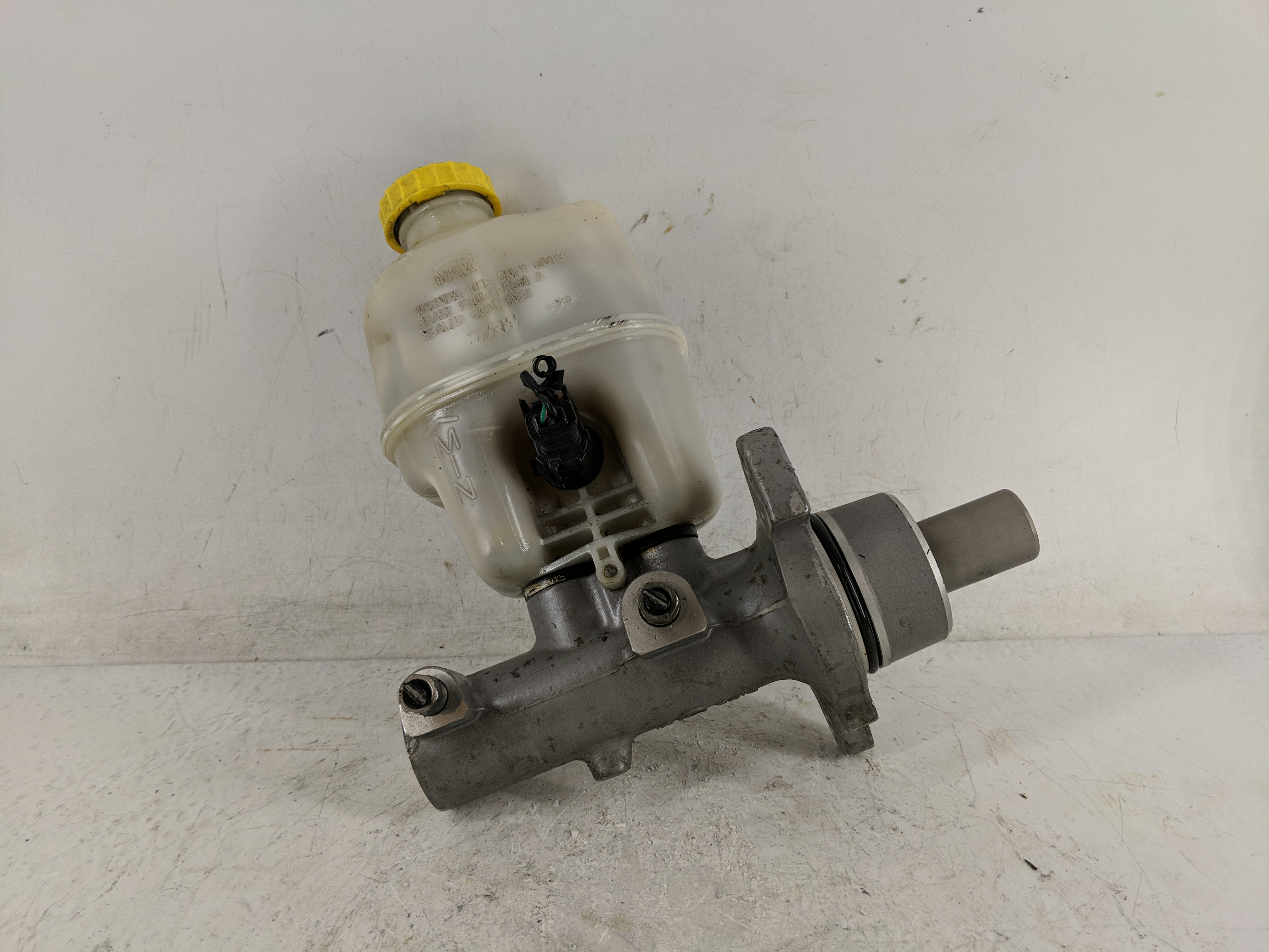 2007-2008 Dodge Ram 1500 Brake Master Cylinder 1221114 - Oemusedautoparts1.com