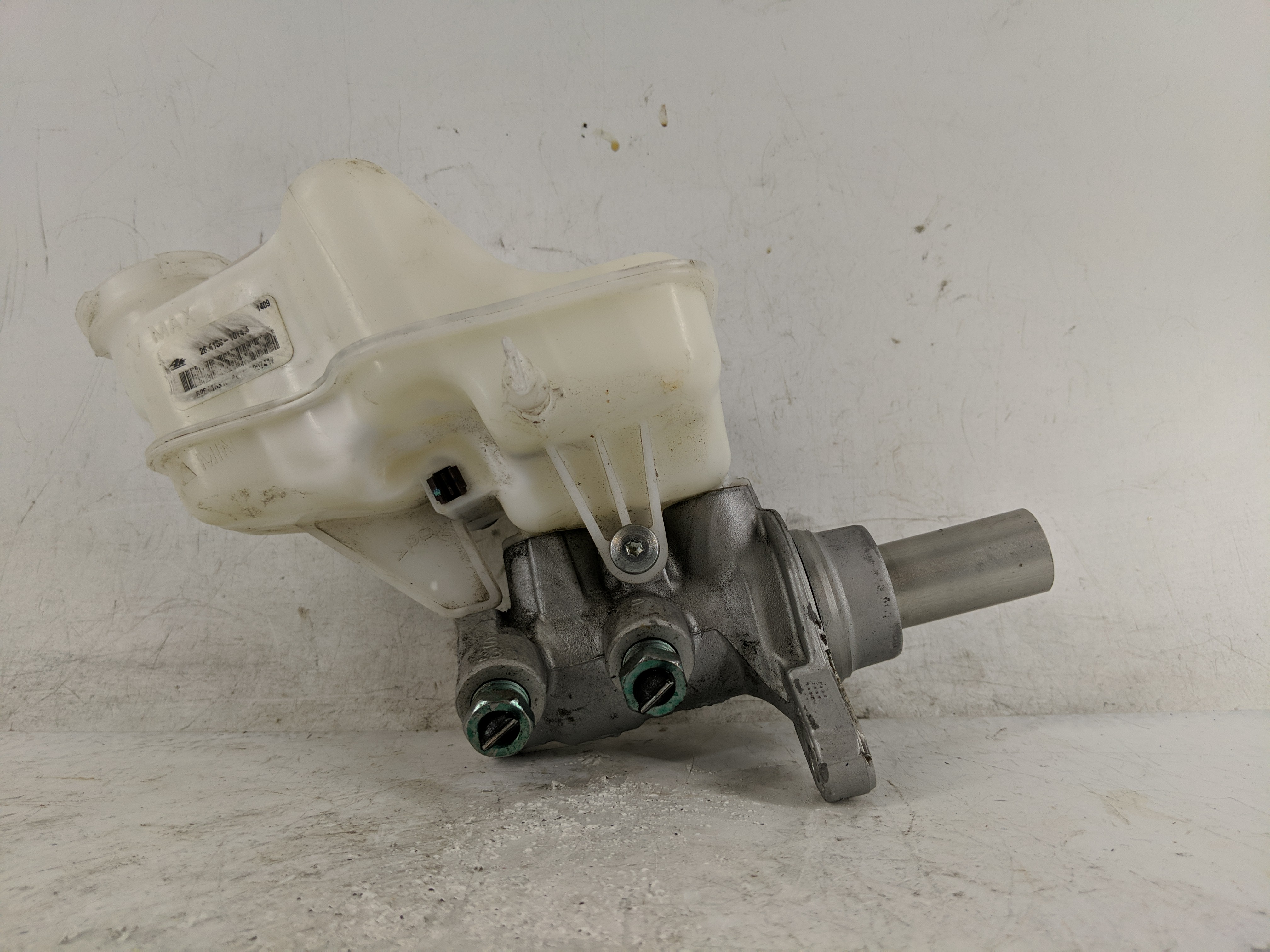 2015-2022 Chevrolet Colorado Brake Master Cylinder 1221119 - Oemusedautoparts1.com