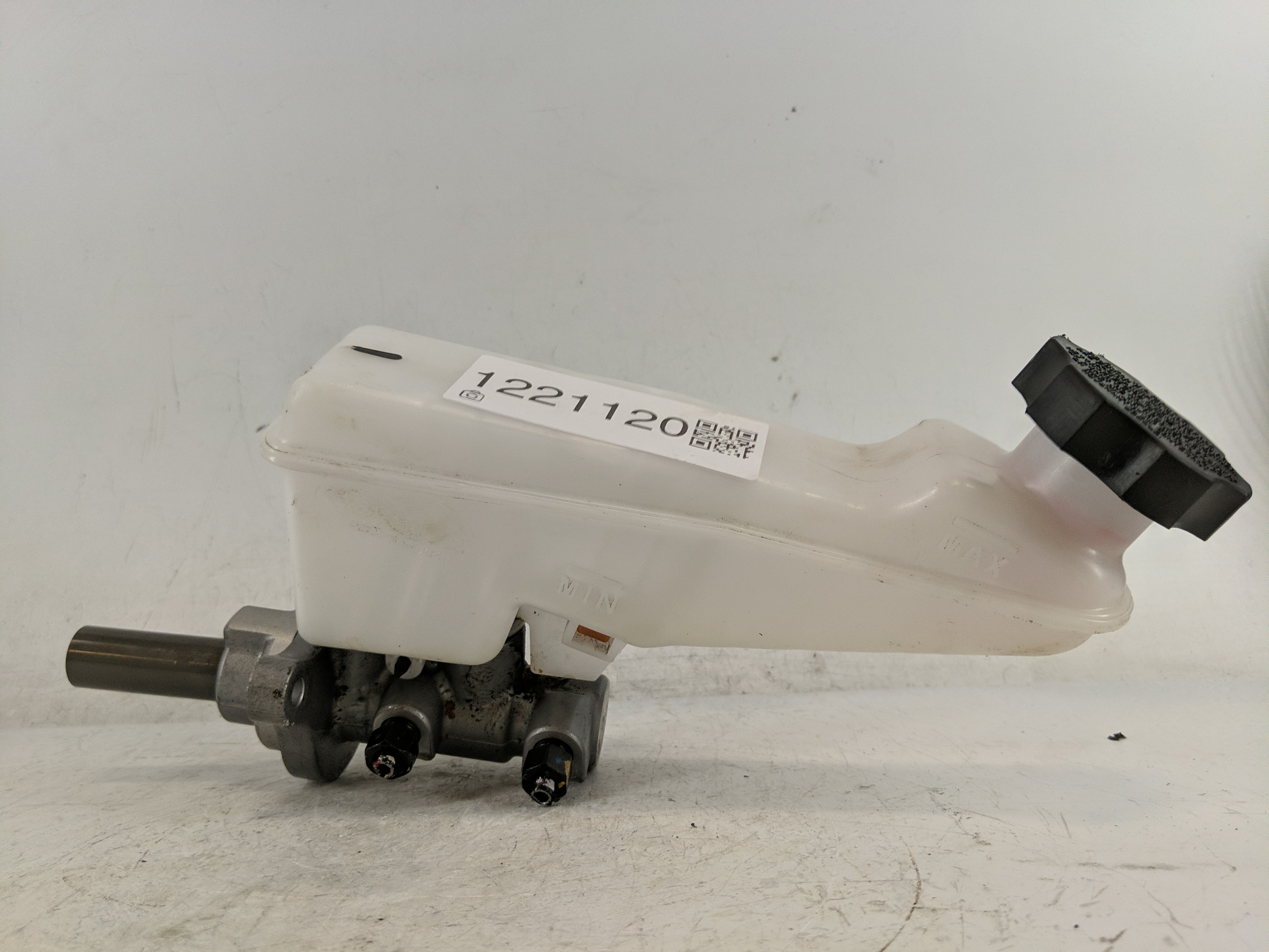 2019-2022 Kia Forte Brake Master Cylinder 1221120 - Oemusedautoparts1.com