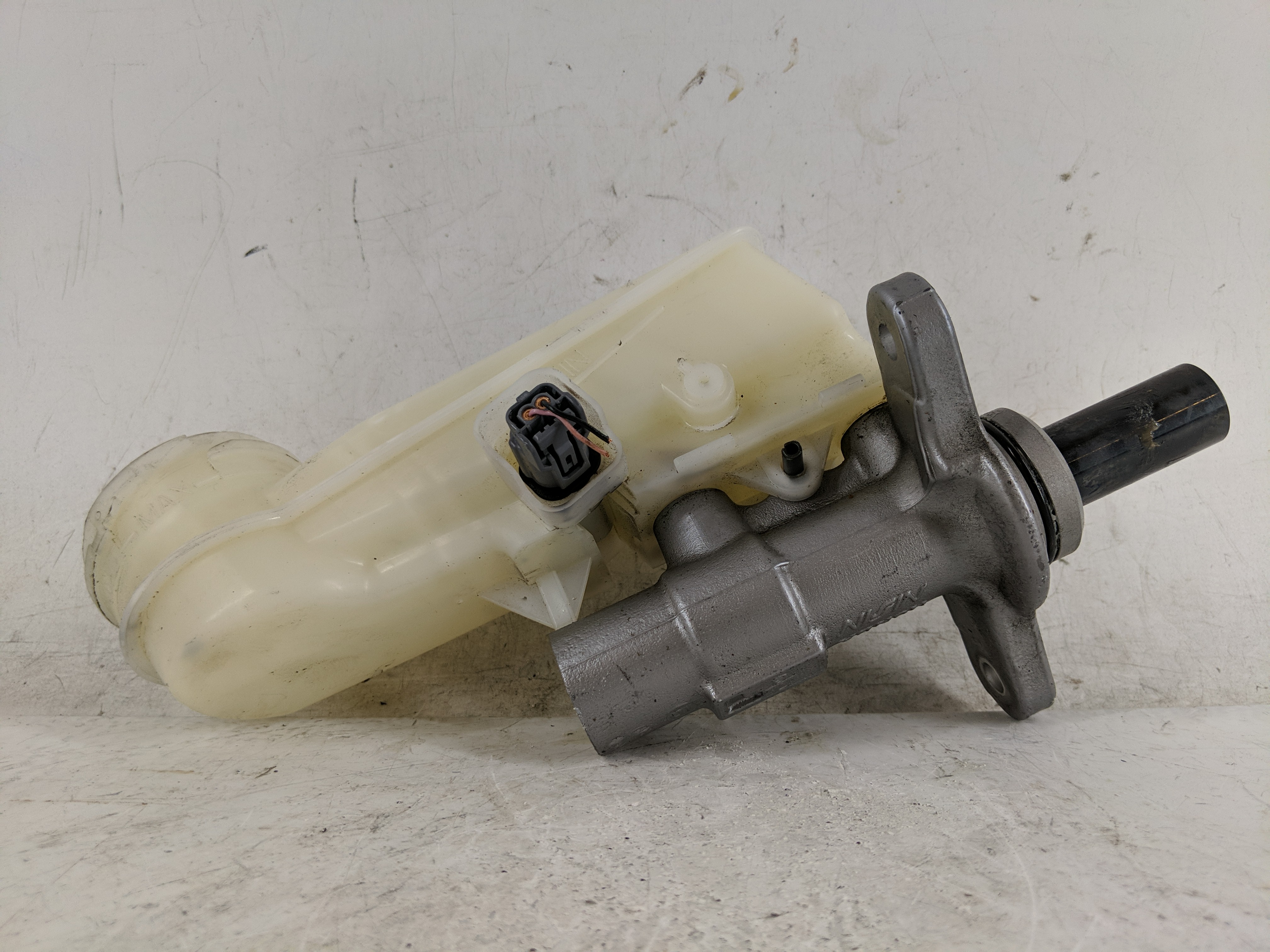 2022-2022 Honda Civic Brake Master Cylinder 1221122 - Oemusedautoparts1.com