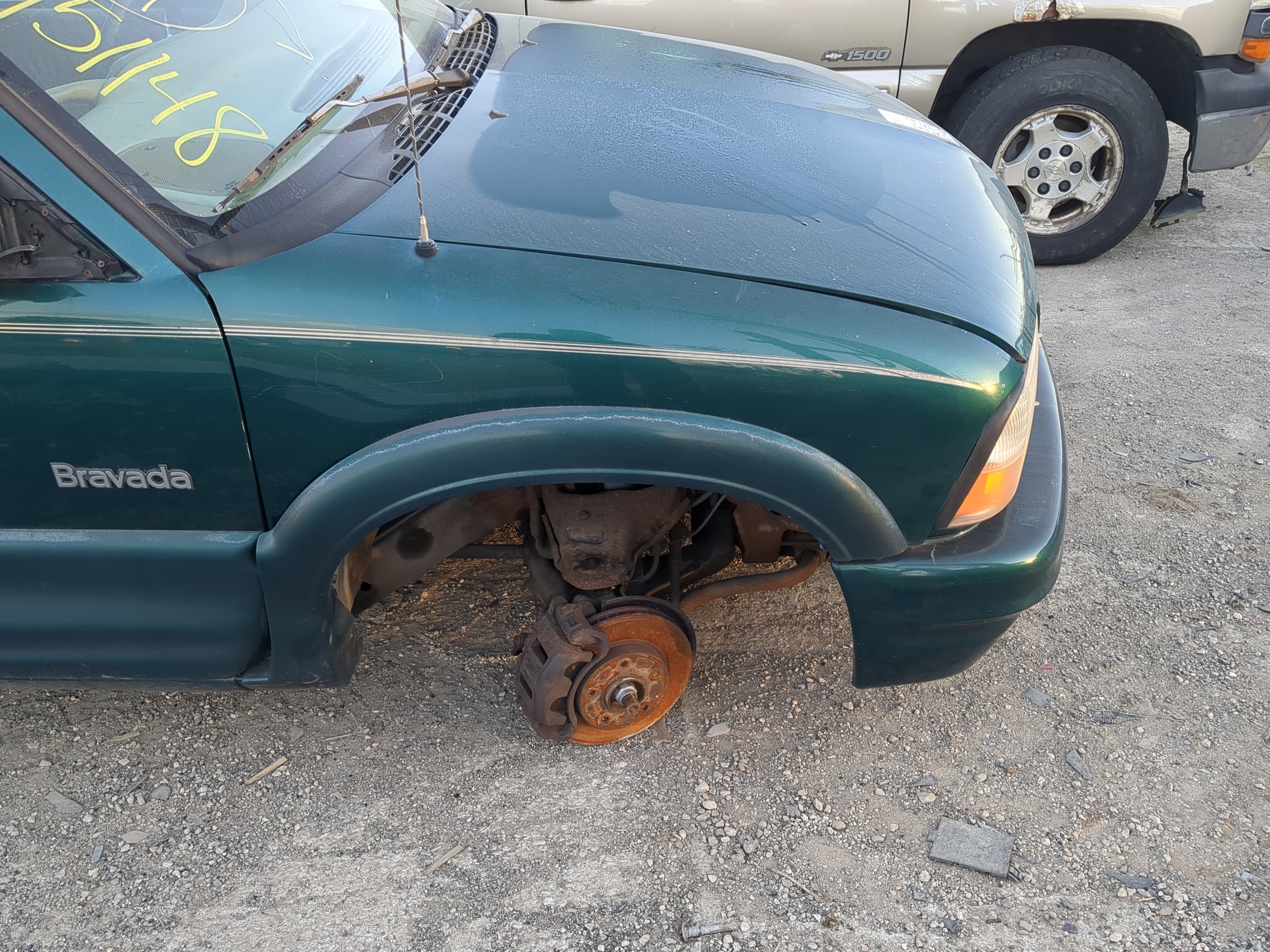 1996-2001 Oldsmobile Bravada Passenger Fender 1221196 - Oemusedautoparts1.com