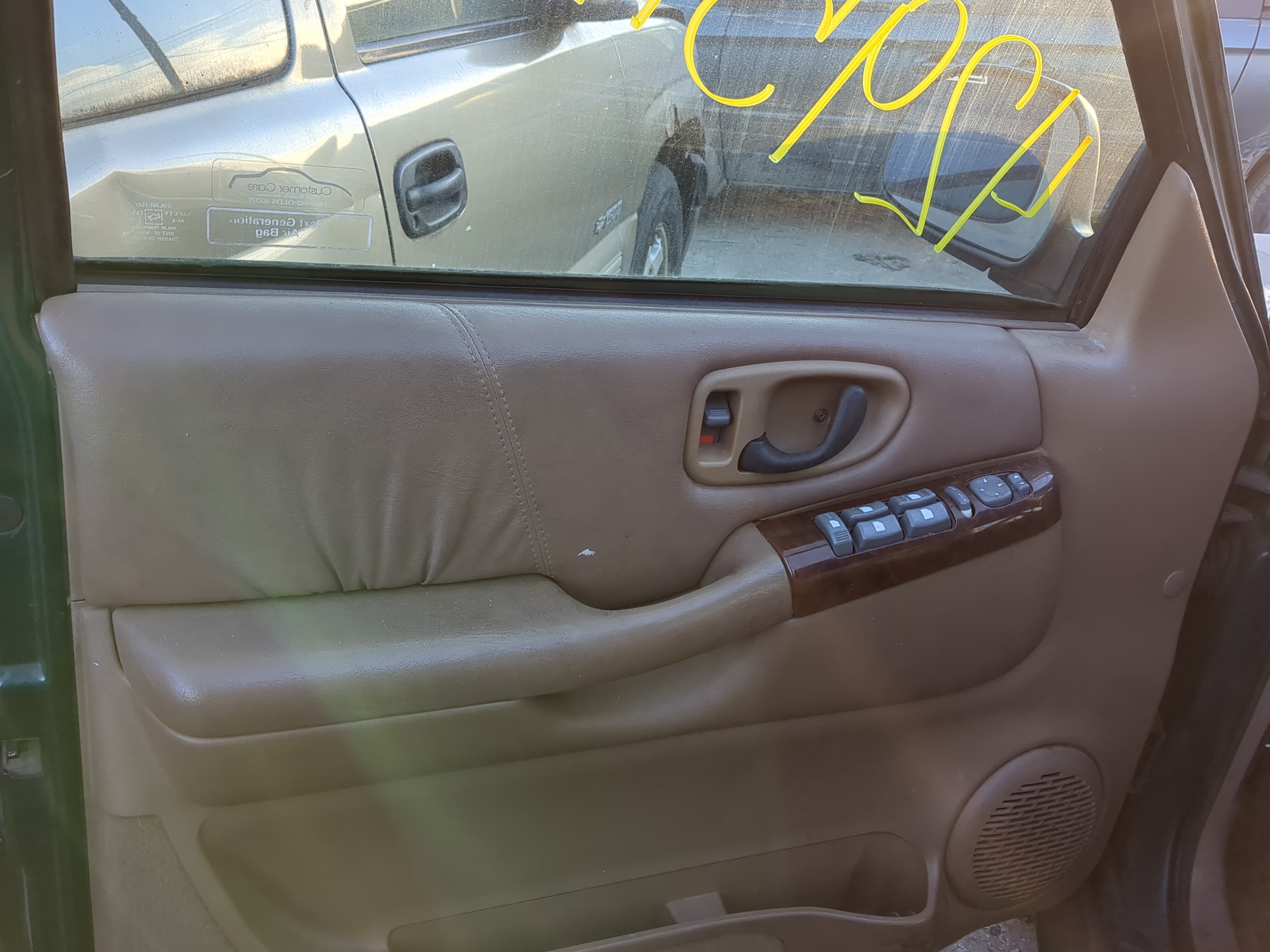 1998 Oldsmobile Bravada Front Left Driver Interior Door Panel Trim 1221253 - Oemusedautoparts1.com