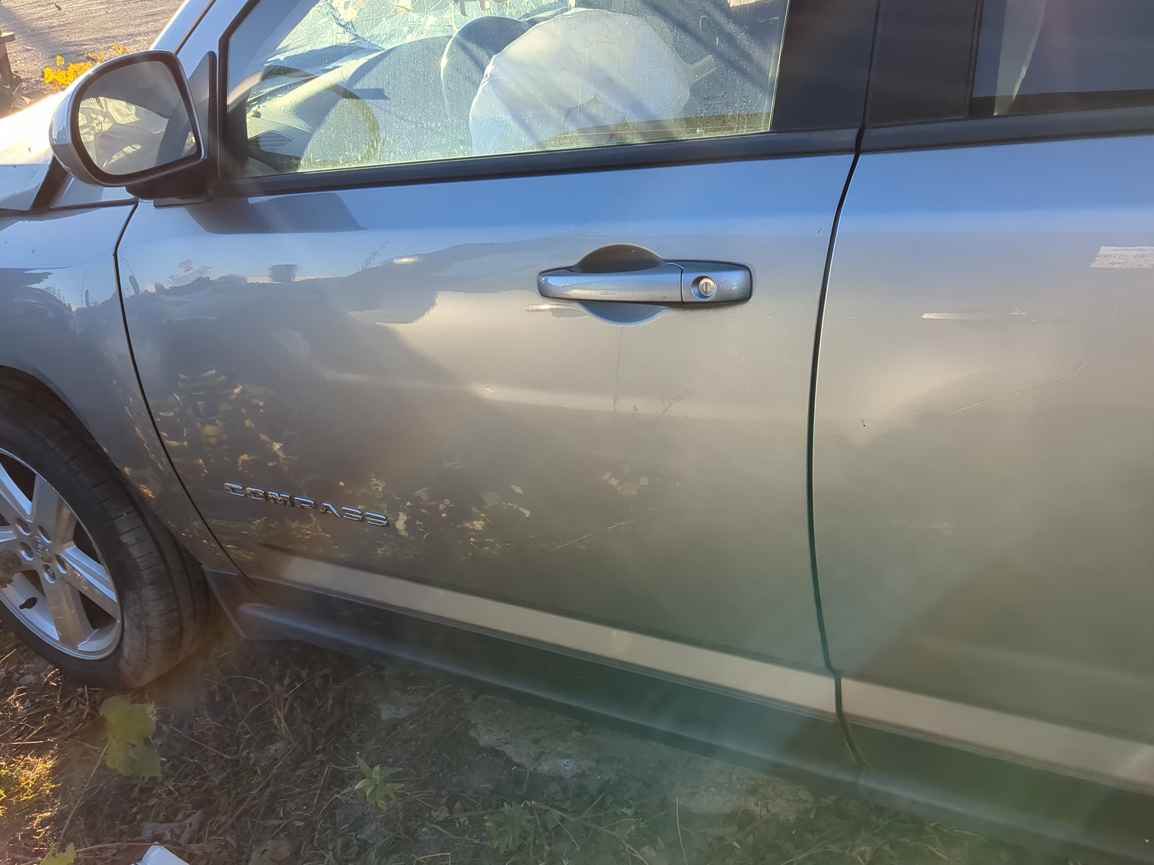 2011-2017 Jeep Compass Driver Front Door Oem 1221518 - Oemusedautoparts1.com