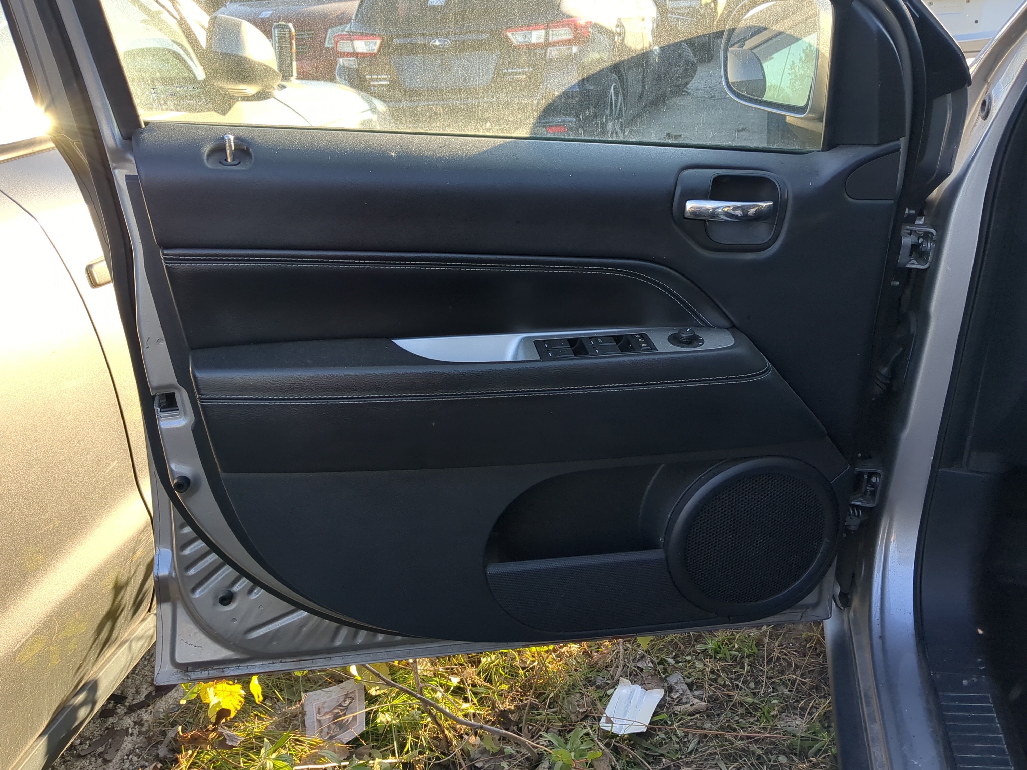 Picture of 2014 Jeep Compass Front Left Driver Interior Door Panel Trim 1221548