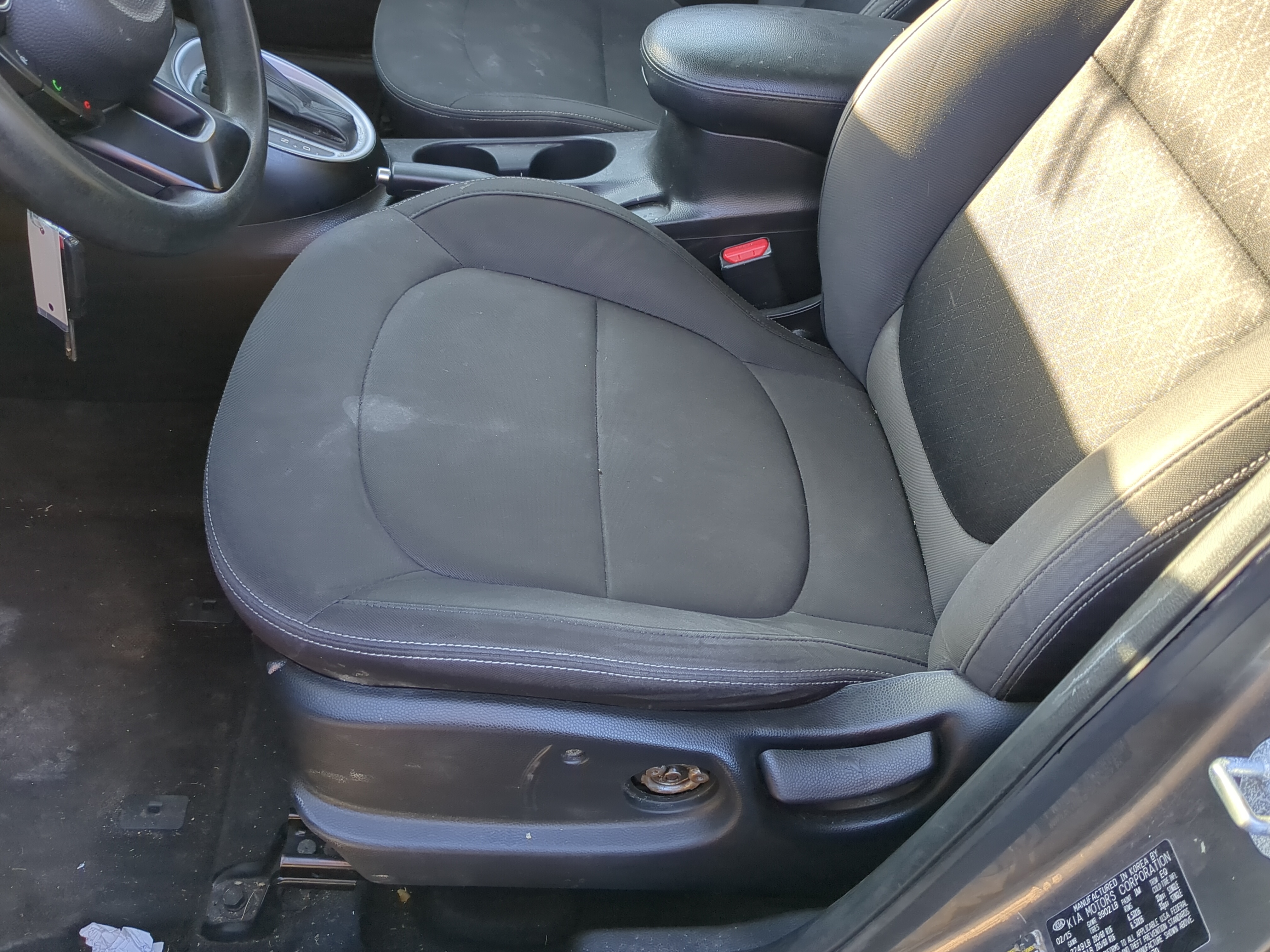 2014-2016 Kia Soul Driver Front Seat Oem 1221833 - Oemusedautoparts1.com