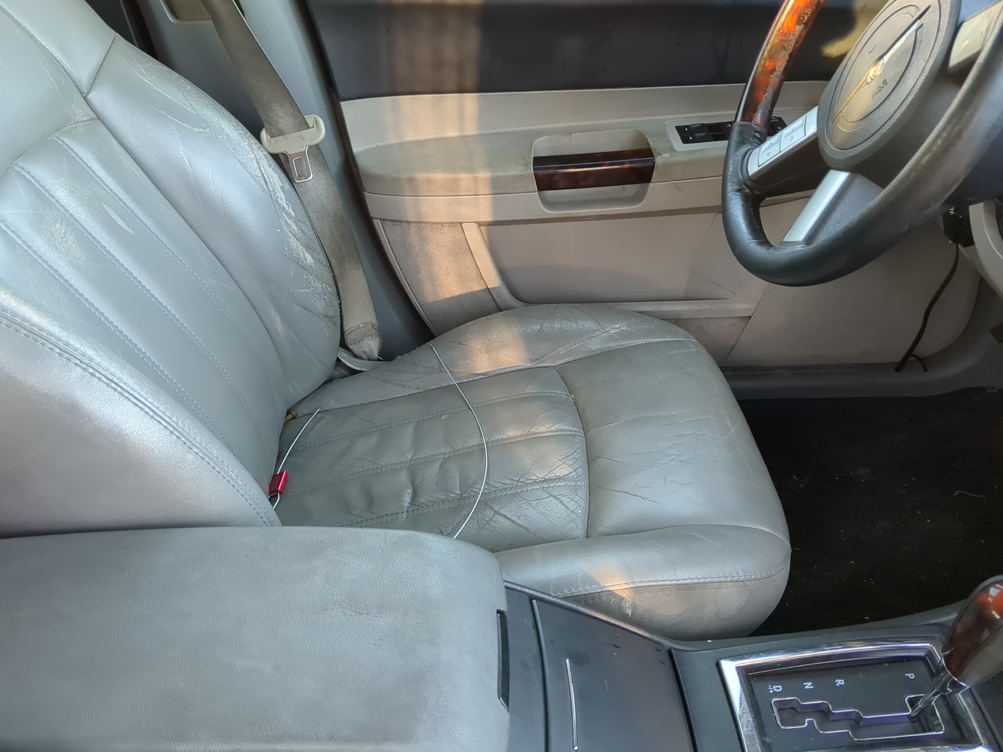 Picture of Chrysler 300c Driver Front Seat Oem 1221979