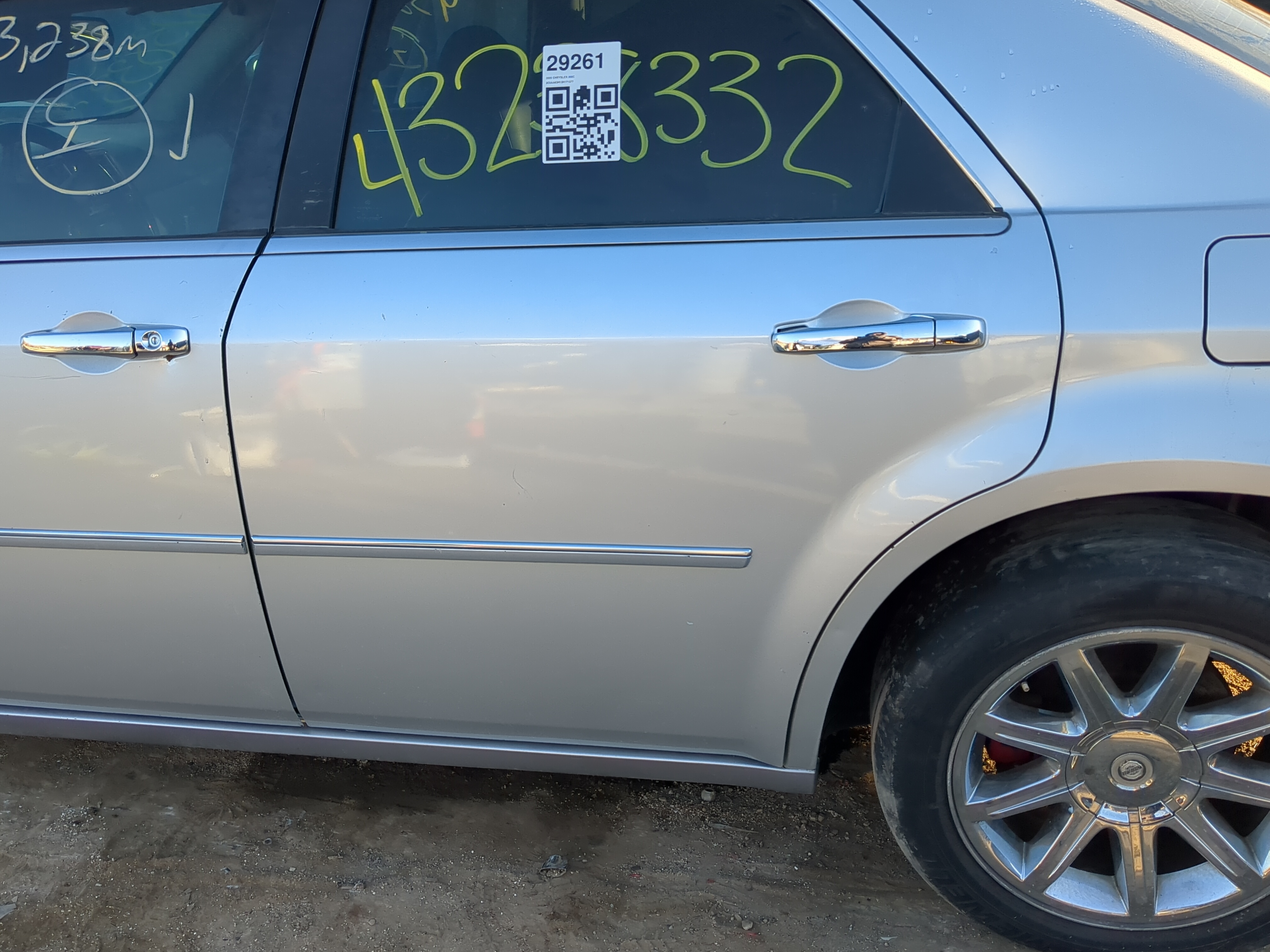 Chrysler 300c Driver Rear Door Oem 1221981 - Oemusedautoparts1.com