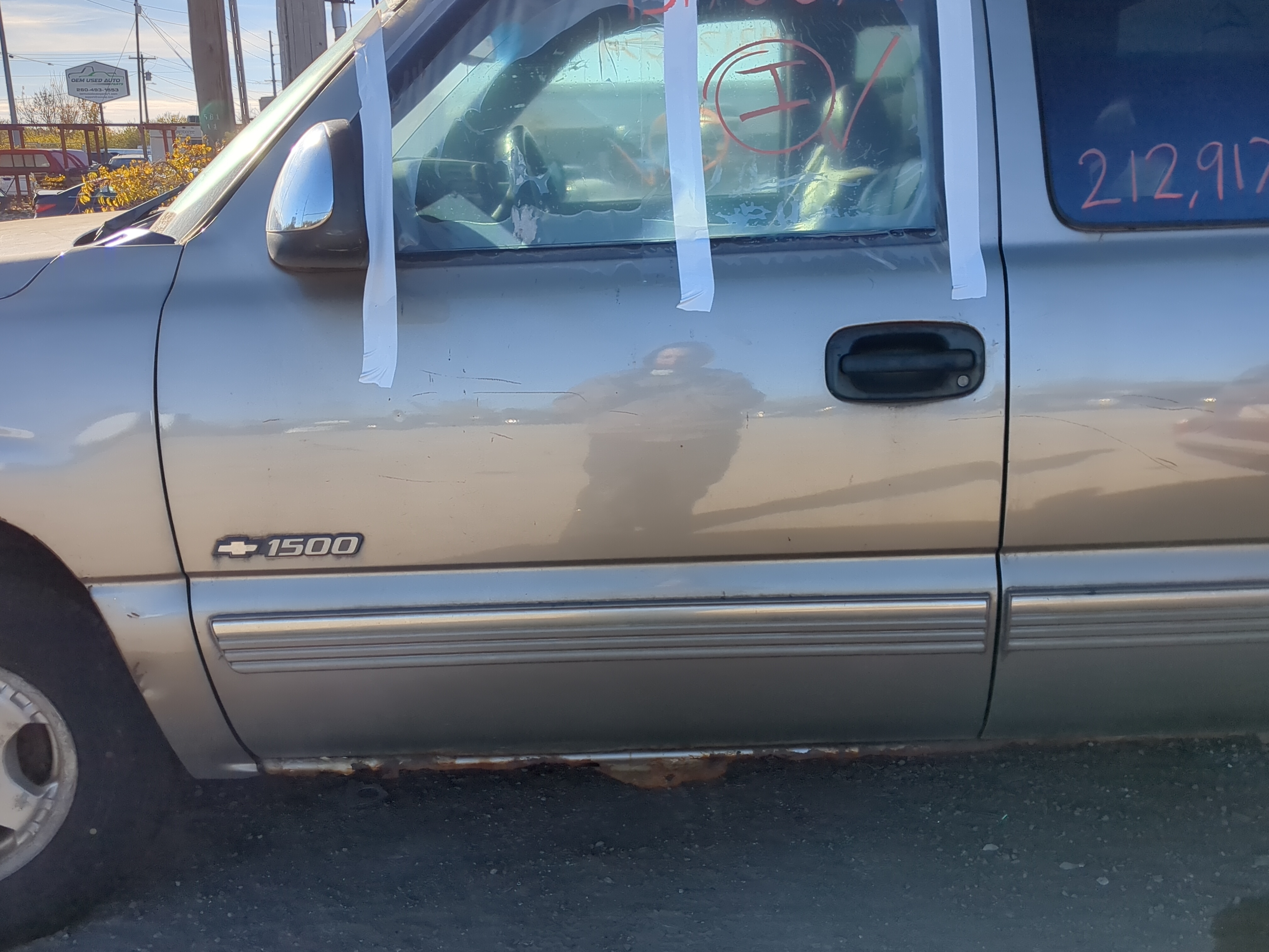 1999-2007 Chevrolet Silverado 1500 Driver Front Door Oem 1222100 - Oemusedautoparts1.com