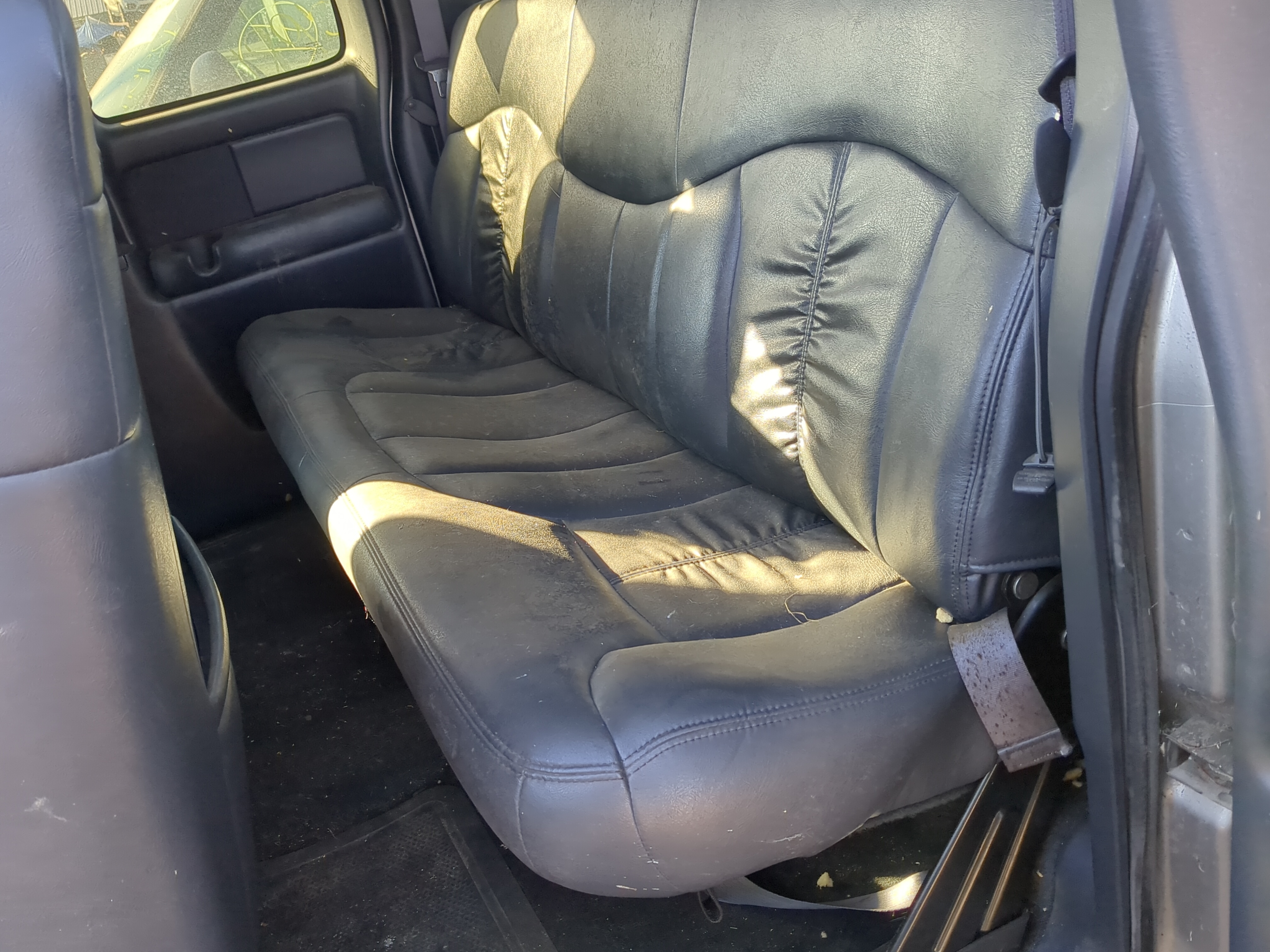 2000 Chevrolet Silverado 1500 Rear Seat Oem 1222173 - Oemusedautoparts1.com