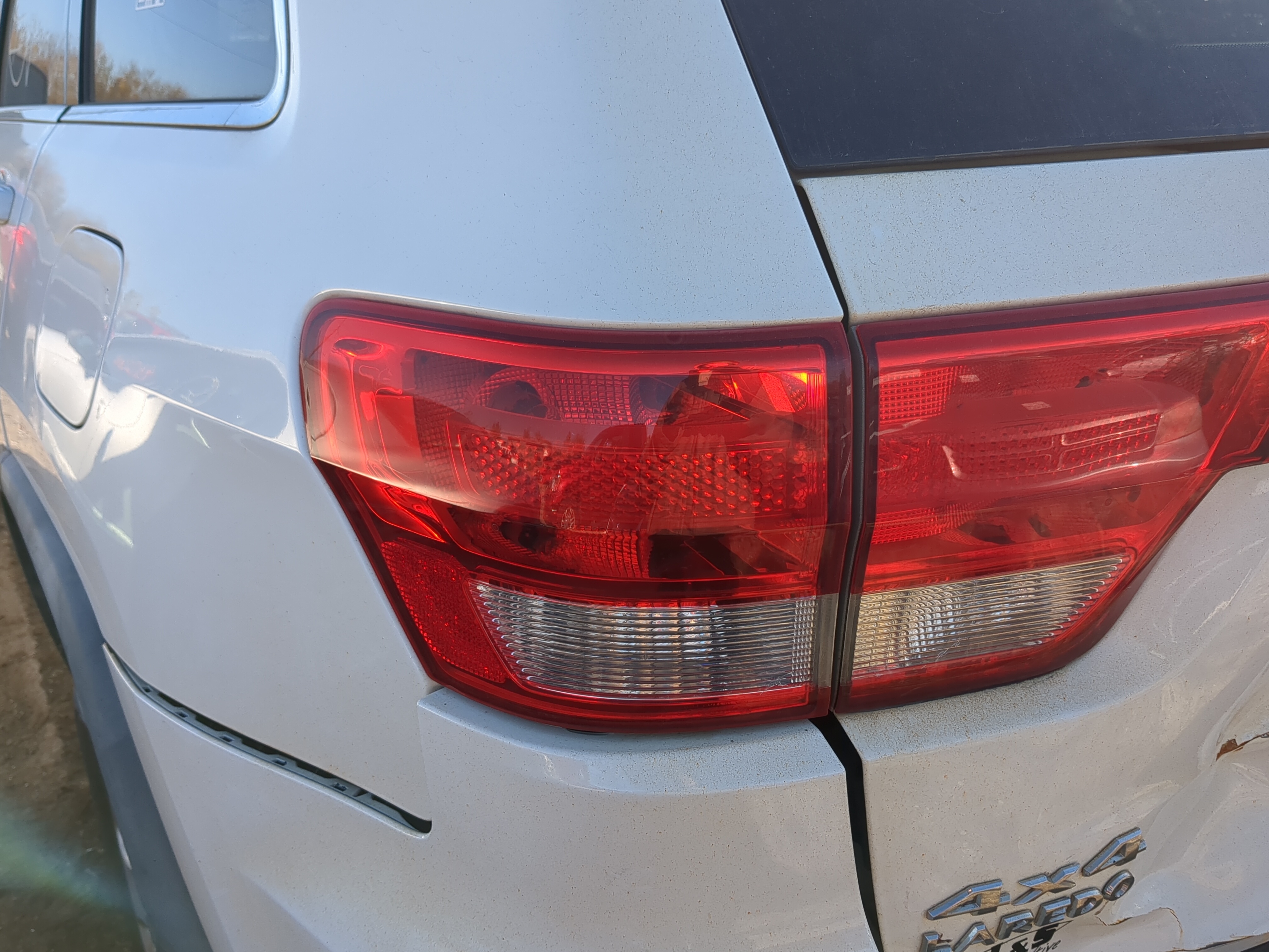 Picture of 2011 Jeep Grand Cherokee Driver Left Side Tail Light Taillight Oem 1222413