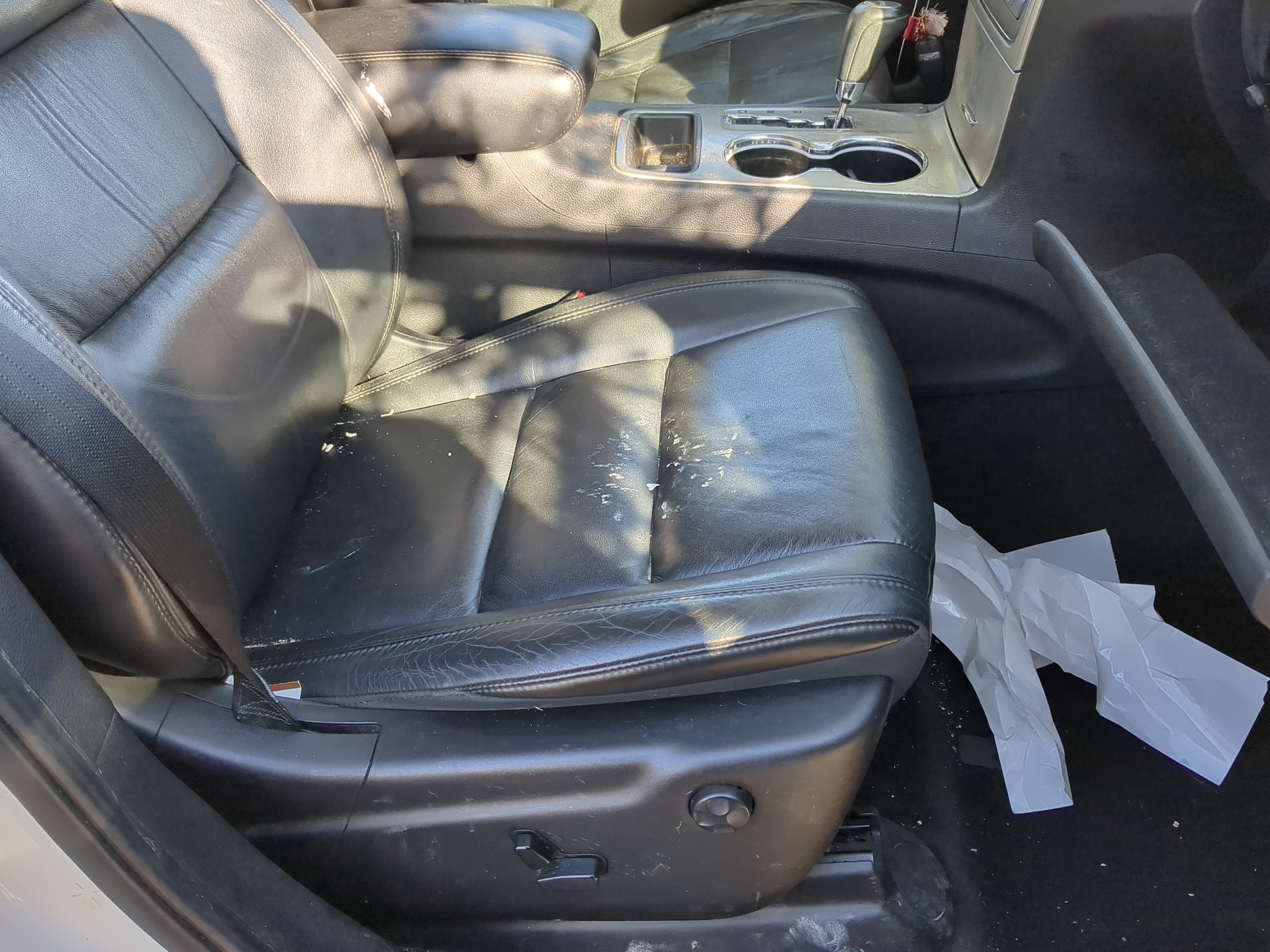 2011-2012 Jeep Grand Cherokee Passenger Front Seat Oem 1222448 - Oemusedautoparts1.com