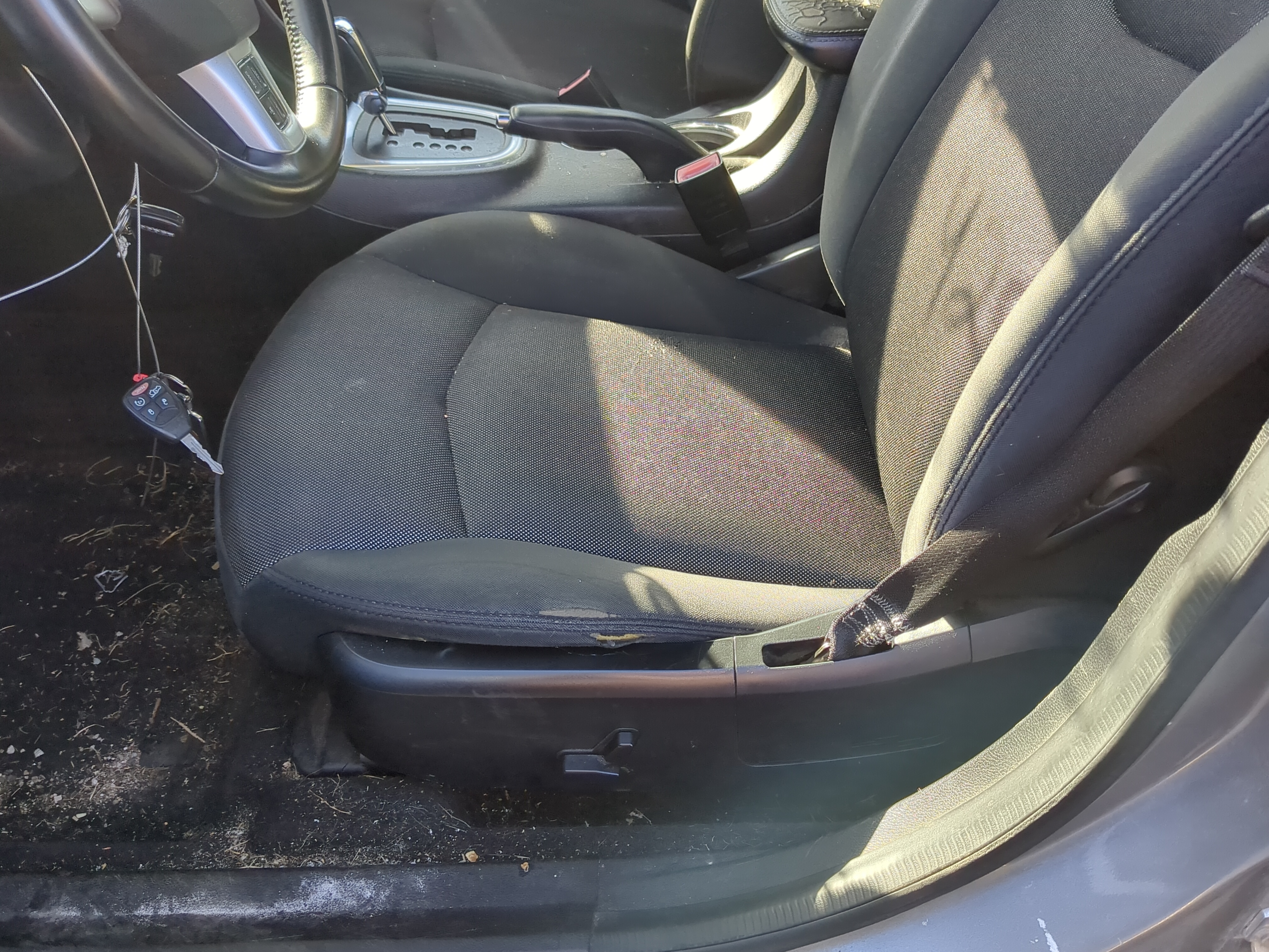 2011-2014 Dodge Avenger Driver Front Seat Oem 1222649 - Oemusedautoparts1.com