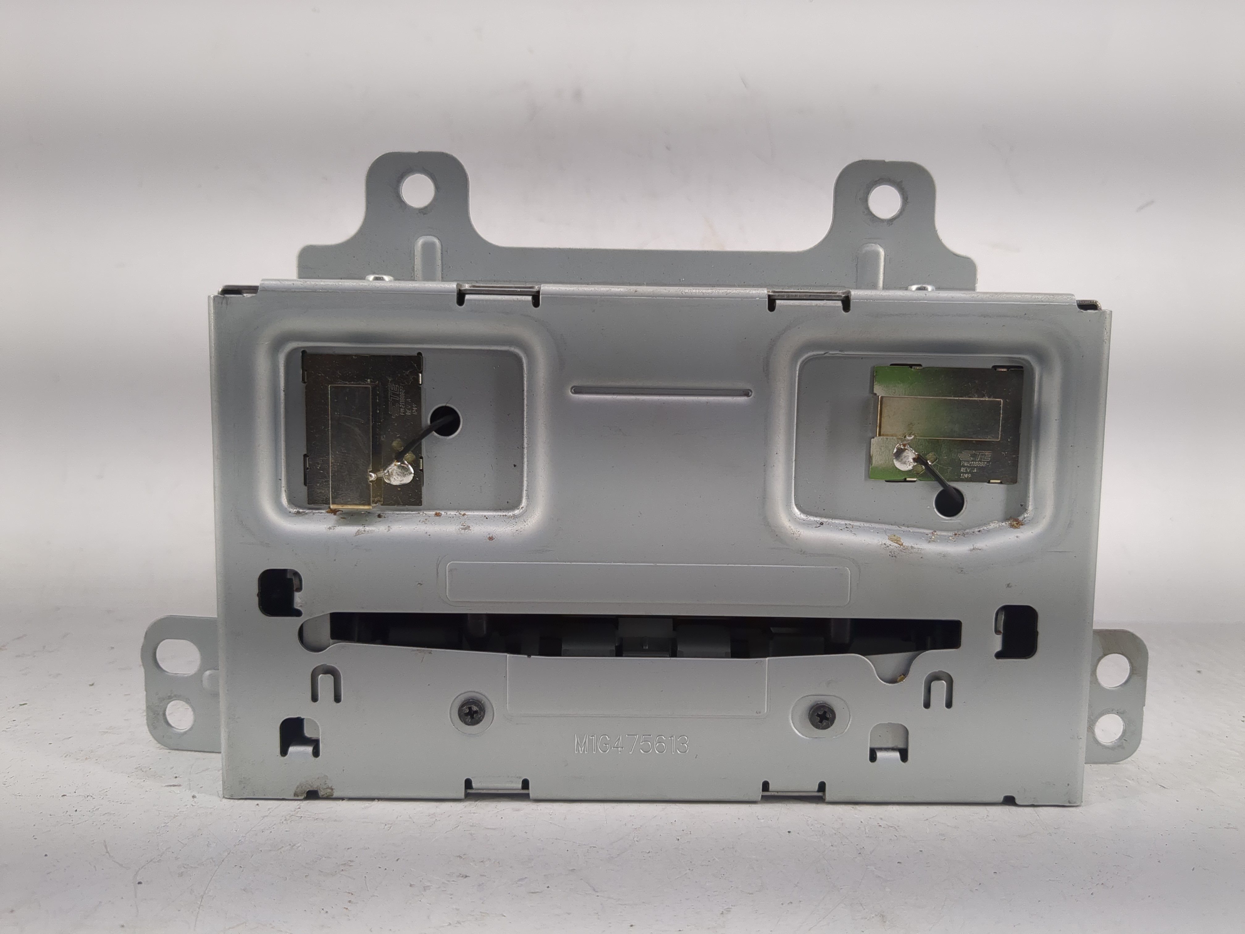 2013-2013 Chevrolet Equinox Am Fm Cd Player Radio Receiver 1222749 - Oemusedautoparts1.com