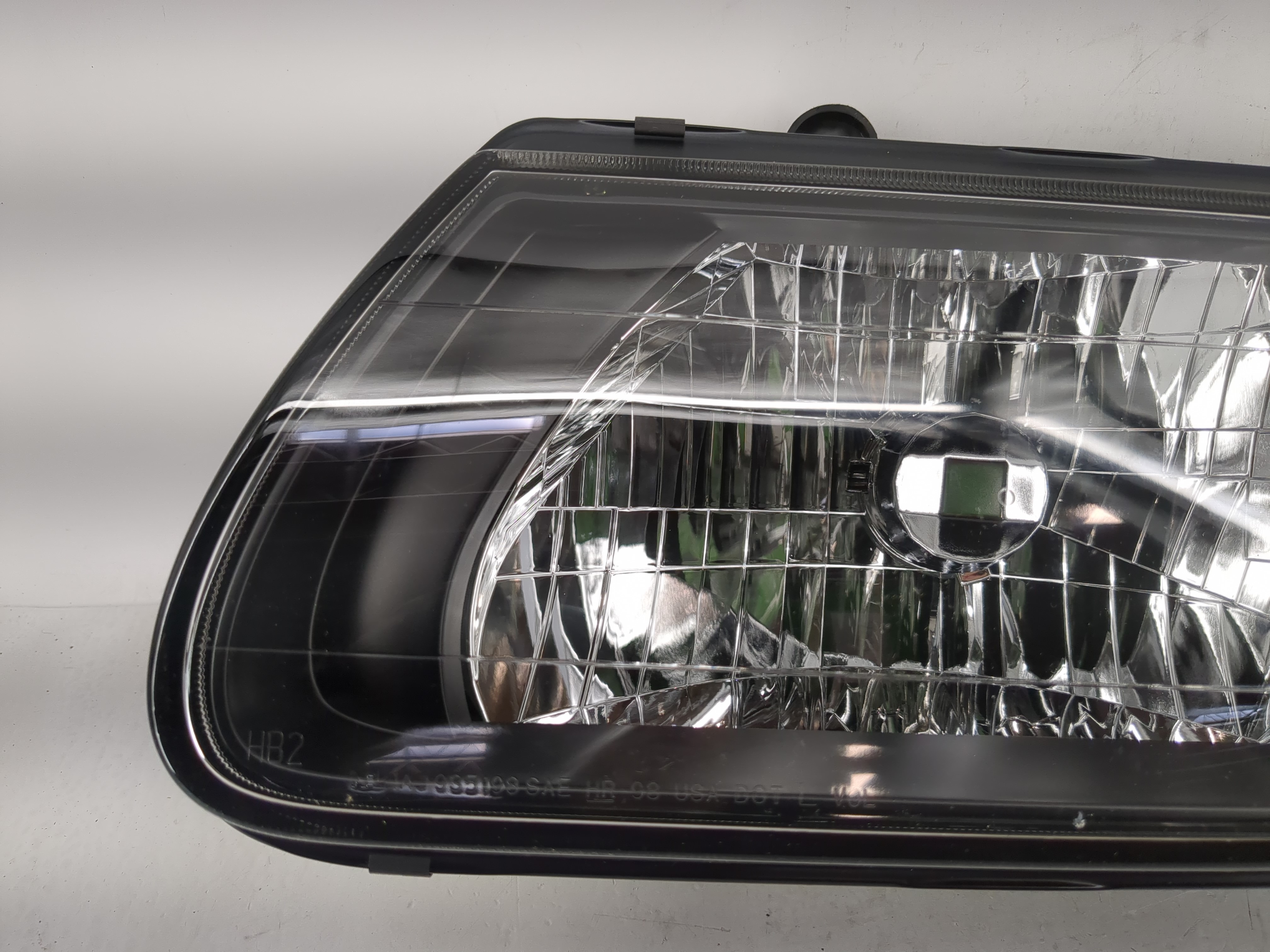 2000-2002 Isuzu Rodeo Driver Left Oem Head Light Headlight Lamp 1222755 - Oemusedautoparts1.com