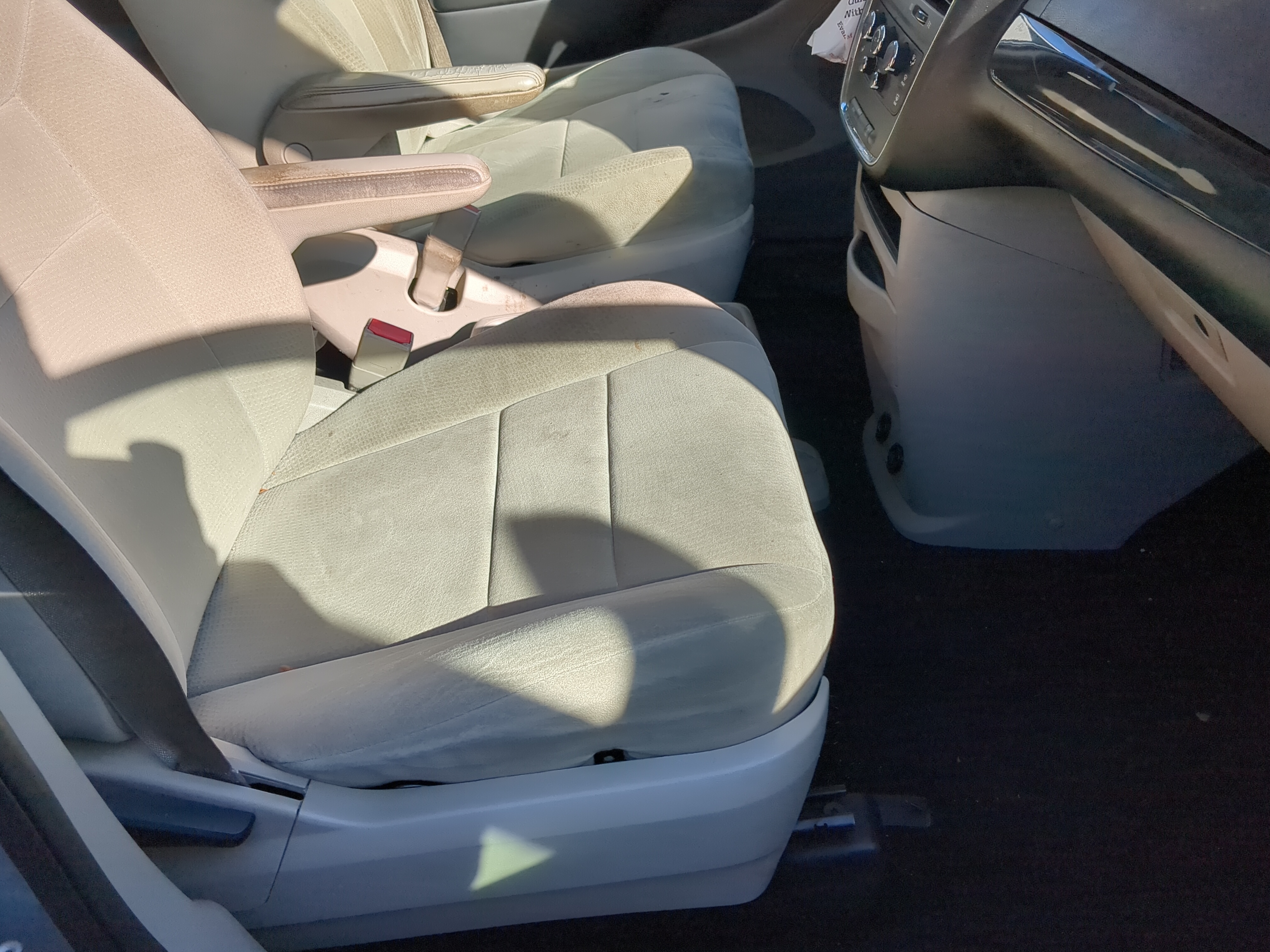 2011-2018 Dodge Grand Caravan Passenger Front Seat Oem 1222872 - Oemusedautoparts1.com